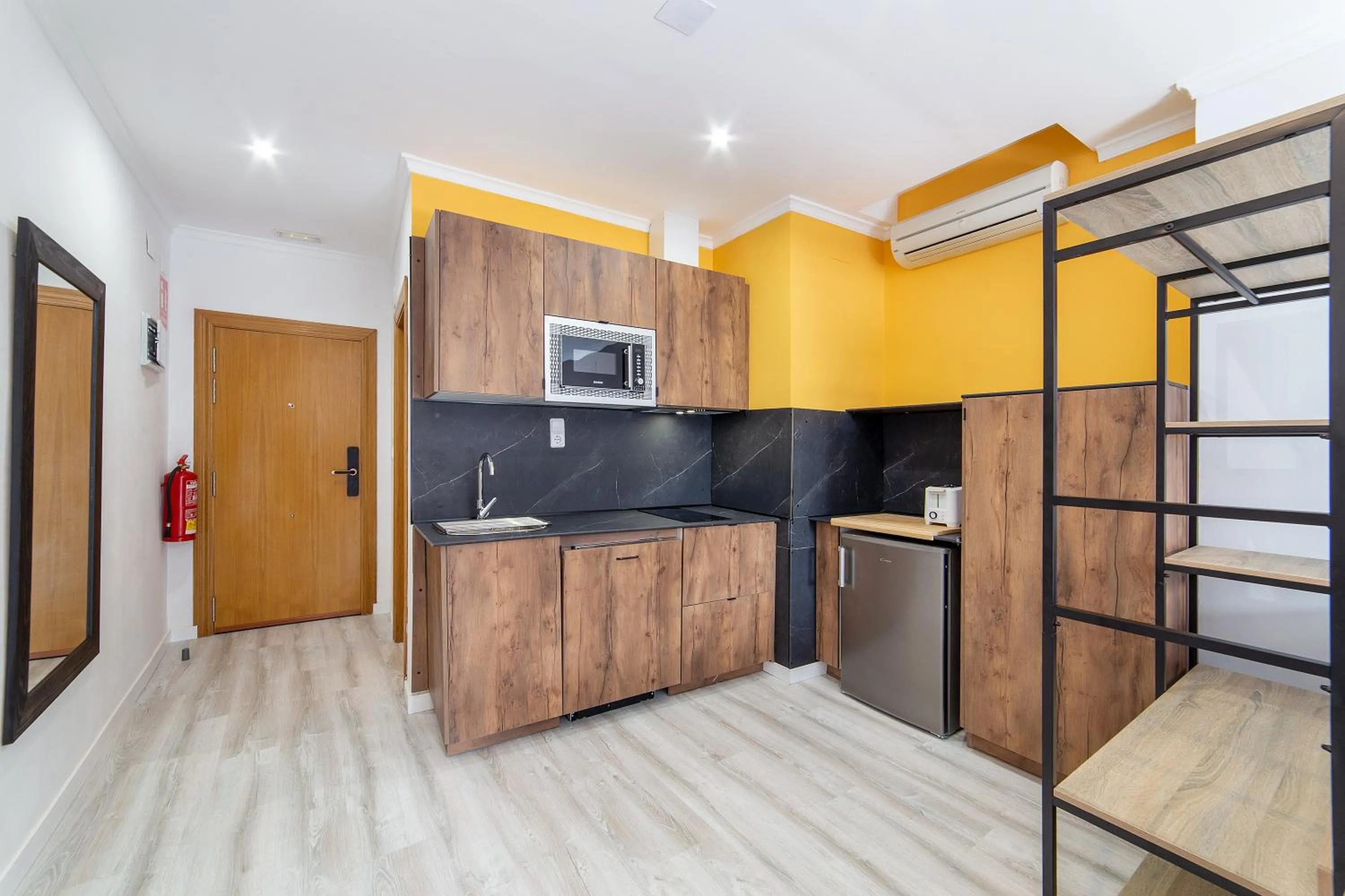 Kitchen or kitchenette in Albufera Dreams Nature Suites