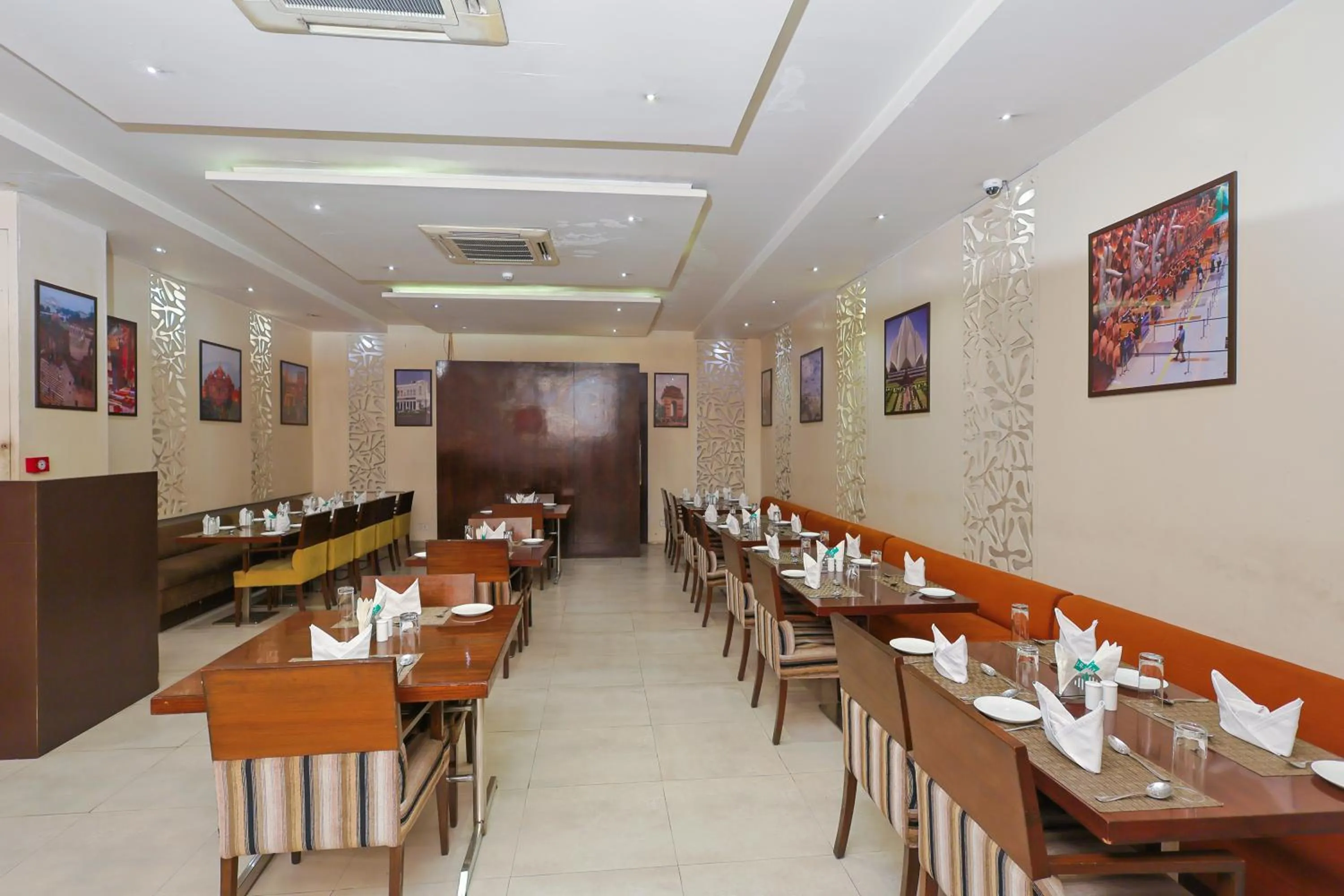 Restaurant/places to eat in Le Roi Udaipur