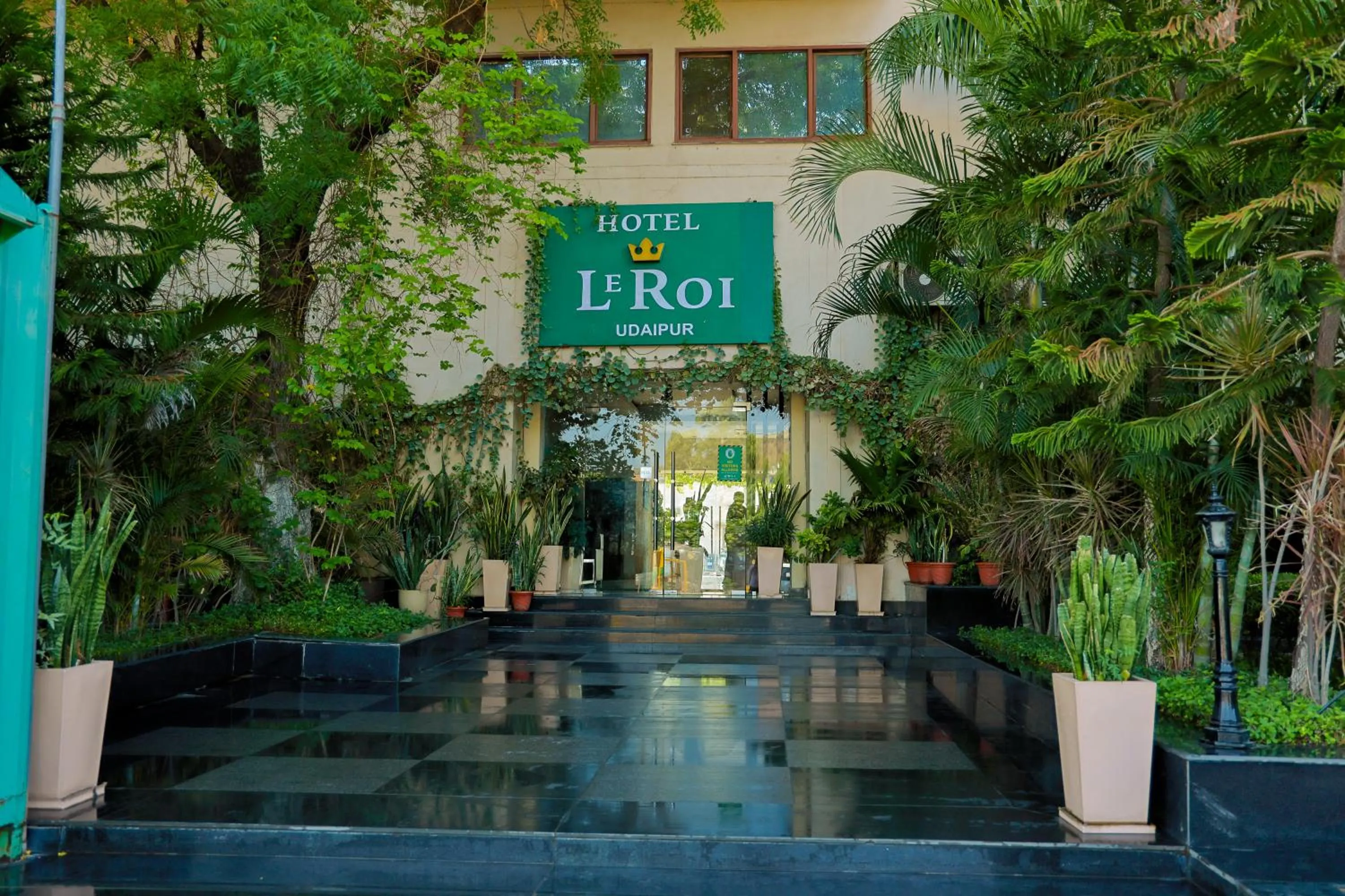 Facade/entrance in Le Roi Udaipur