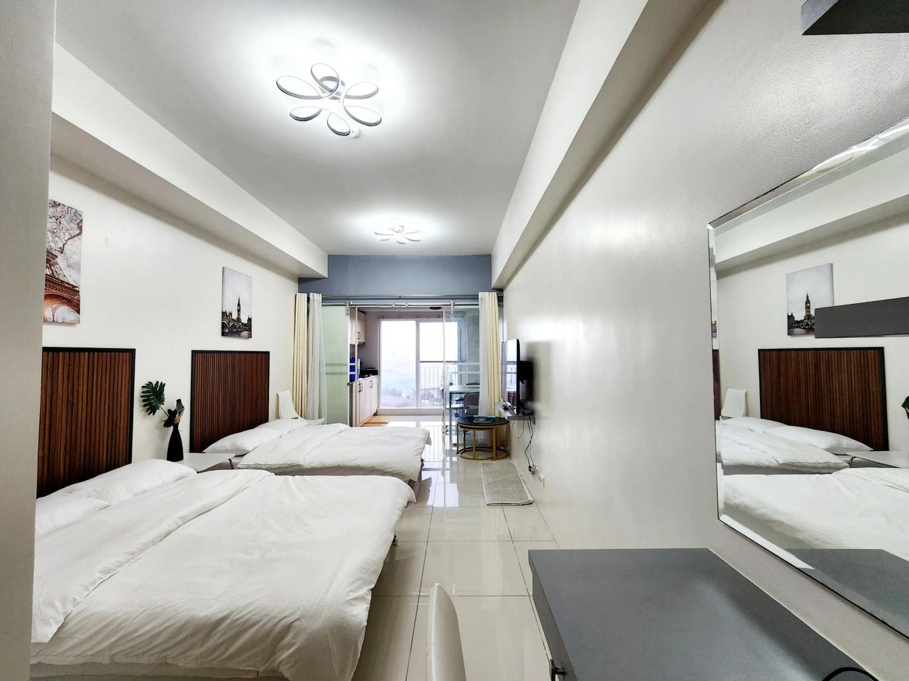 Photo of the whole room, Bed in Relaxing Stay Tagaytay