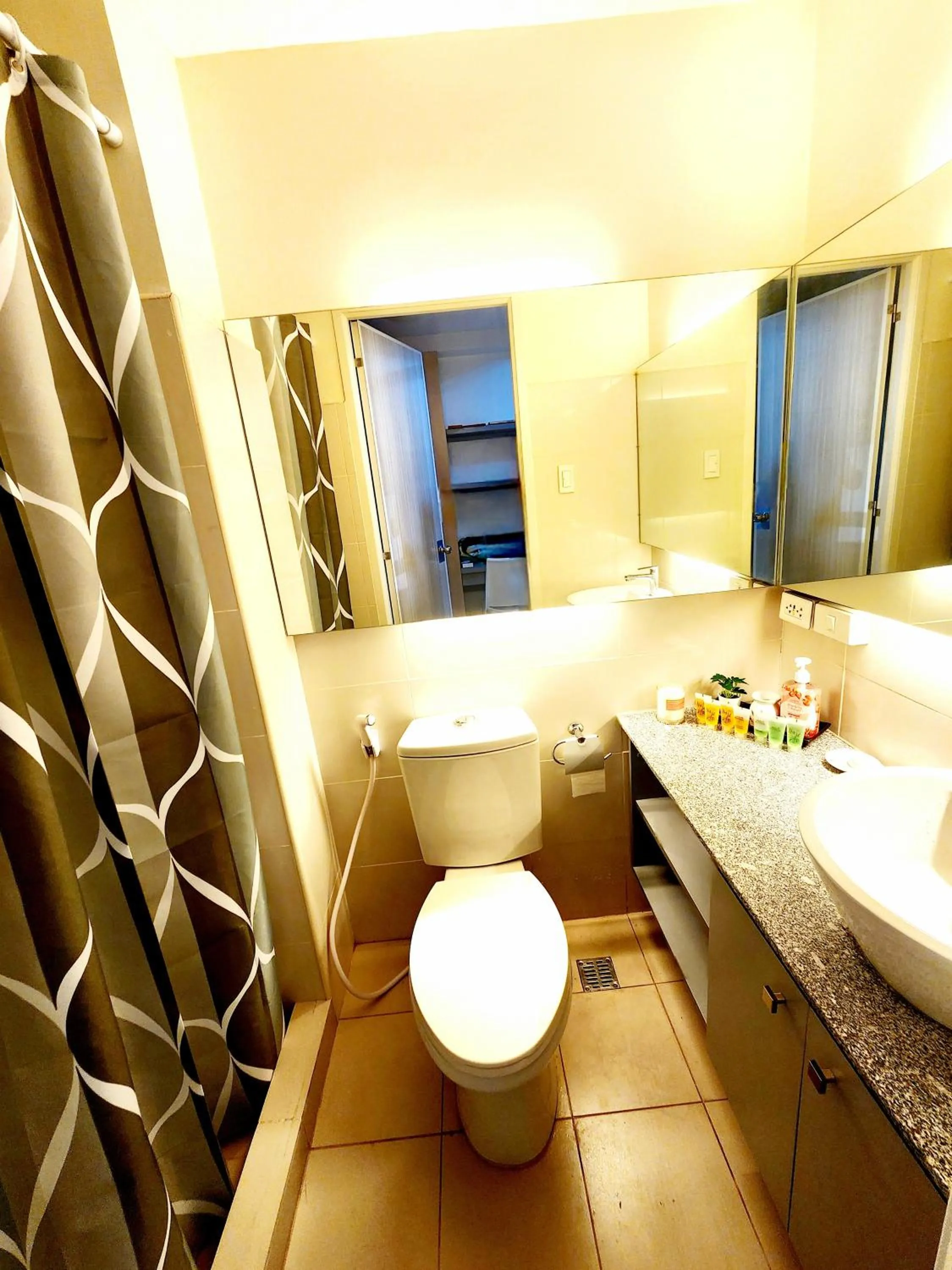 Toilet, Bed in Relaxing Stay Tagaytay