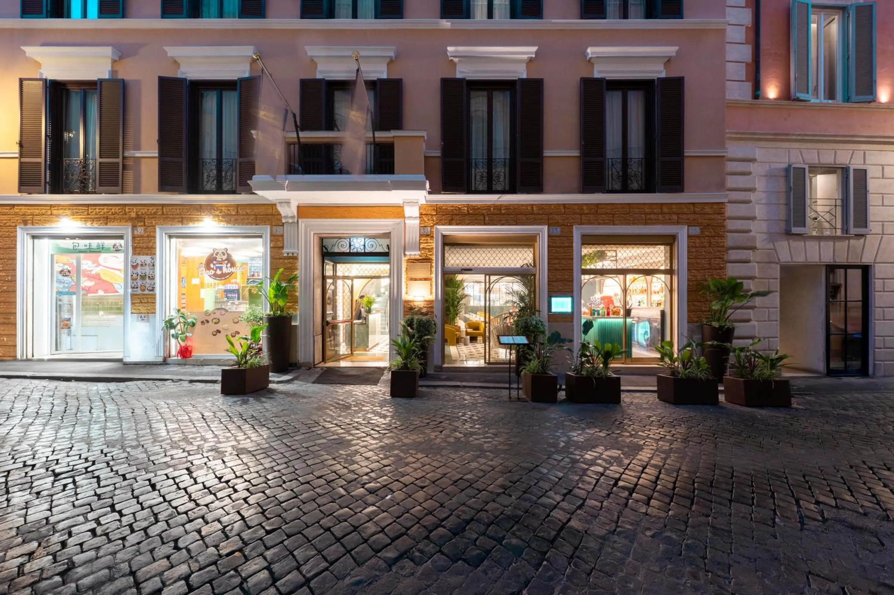 Property building in Je Rome Hotel