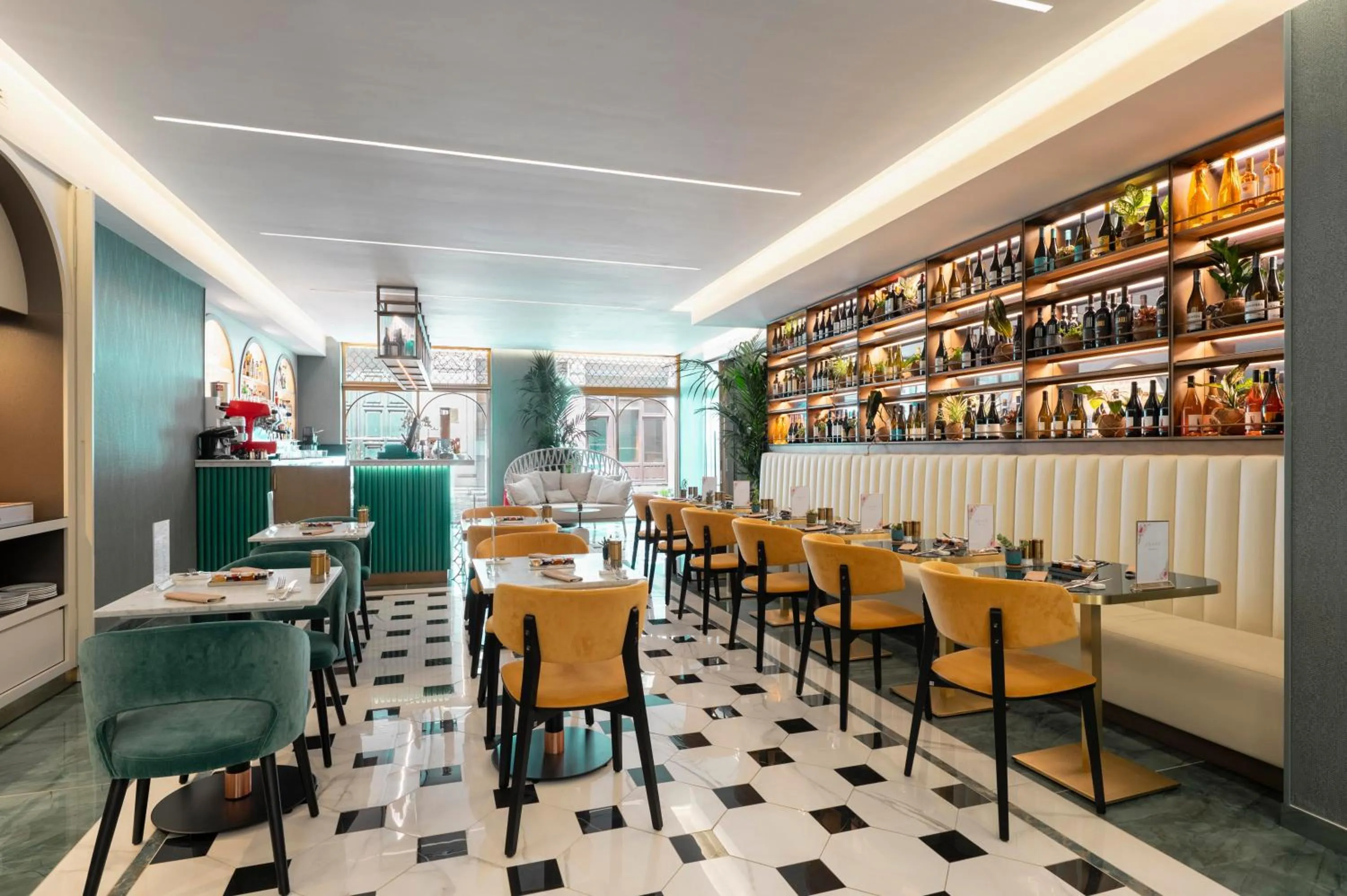 Lounge or bar in Je Rome Hotel