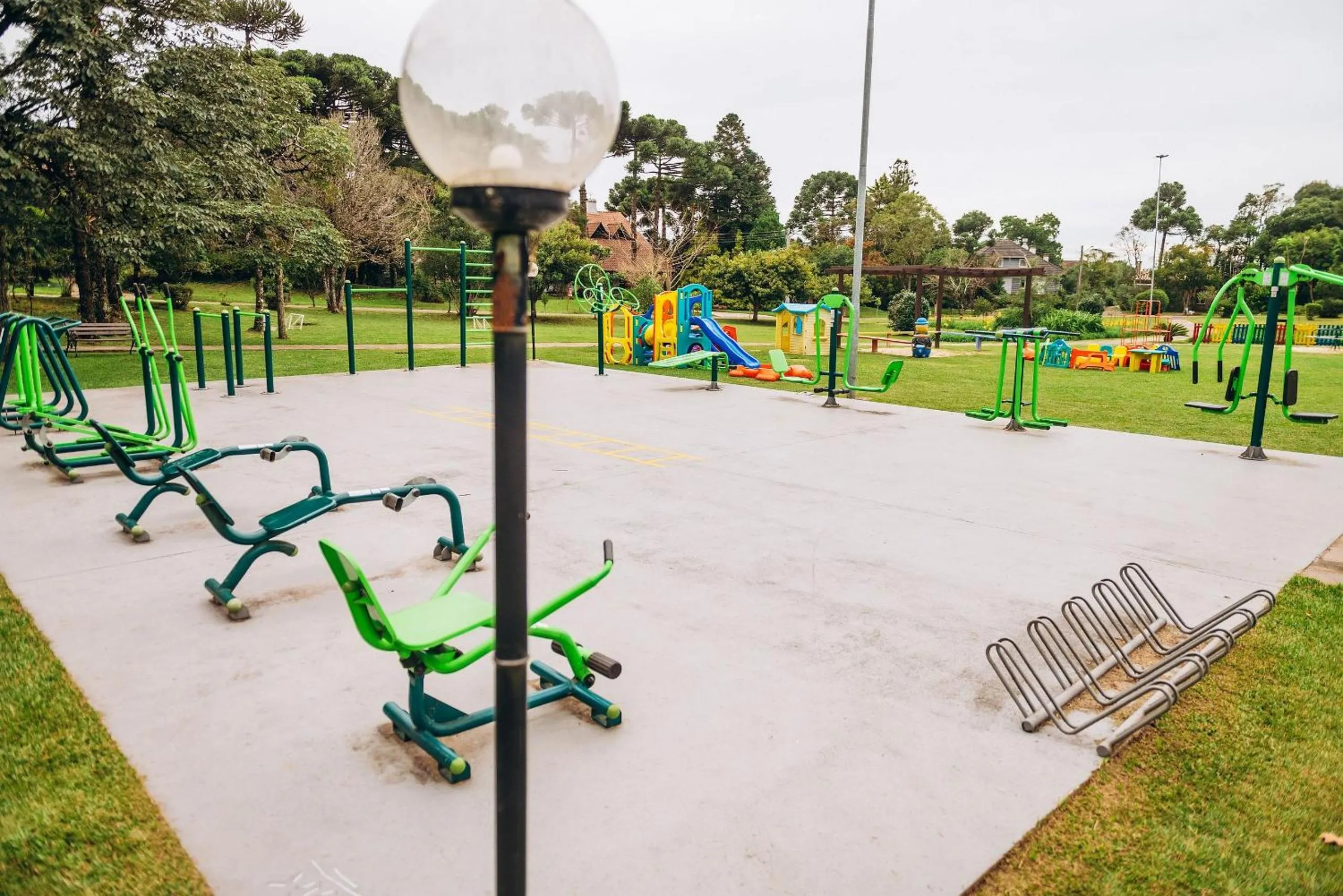 older children in Suíte Laje de Pedra Mountain Village