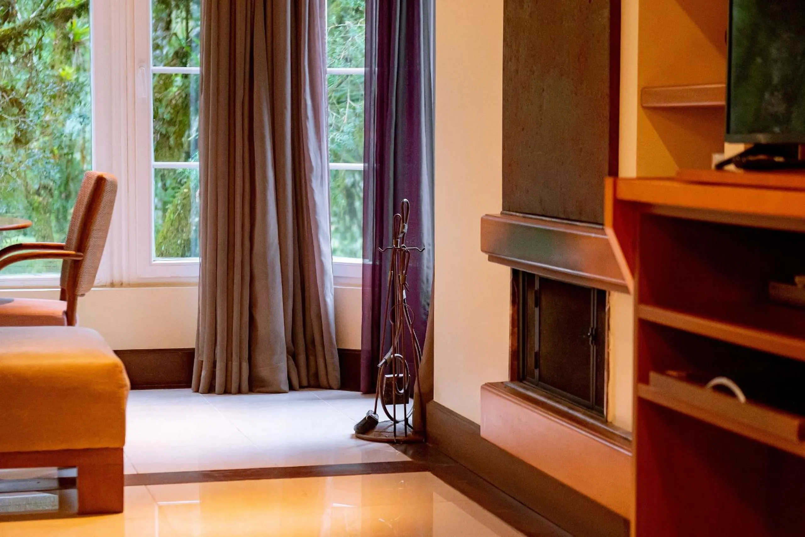 Seating area, Bed in Suíte Laje de Pedra Mountain Village