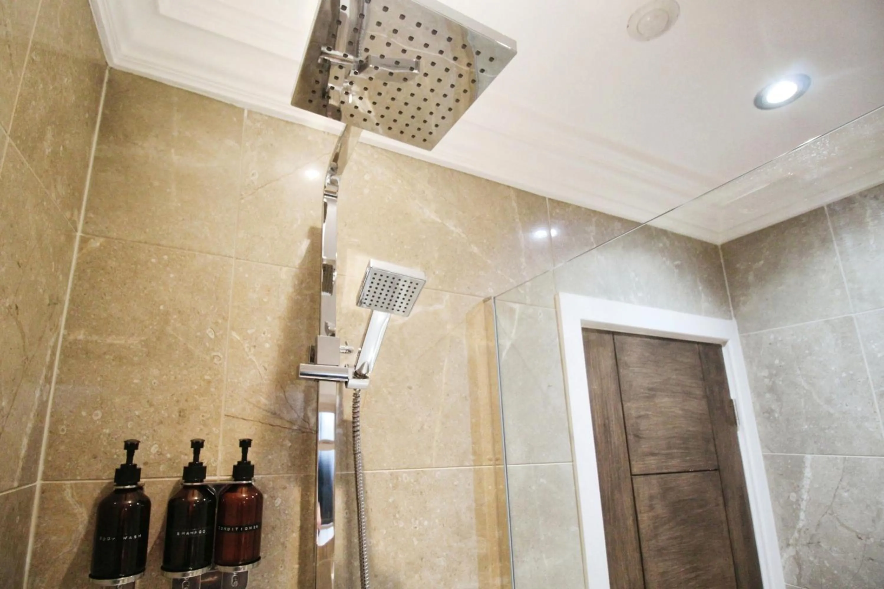 Shower in The Psalter