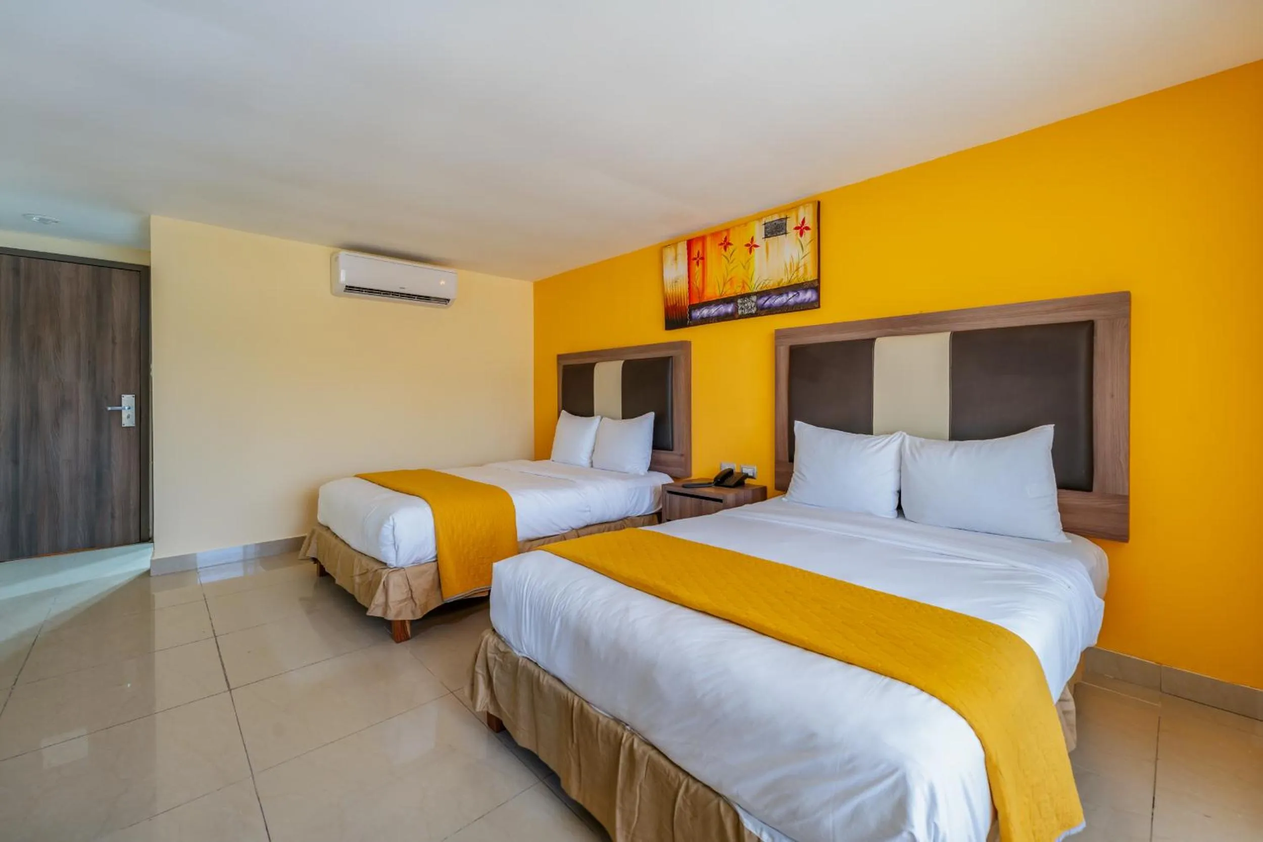 Bed in Hotel Plaza Mirador, Ciudad del Carmen