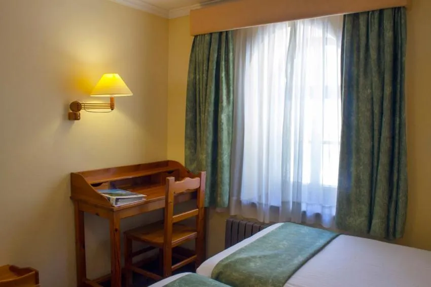 Day, Bed in Hotel Vall de Núria