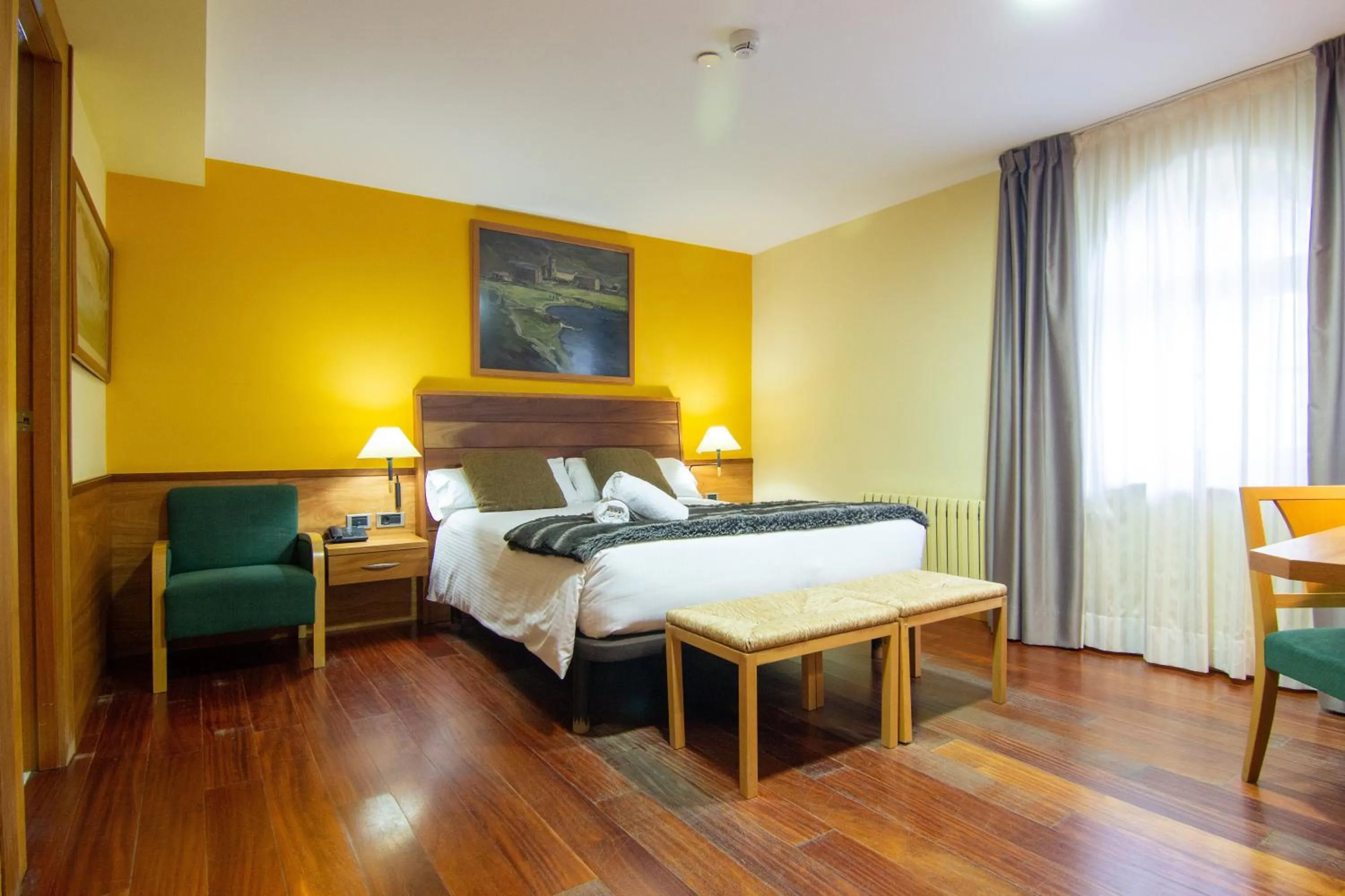 Property building, Bed in Hotel Vall de Núria