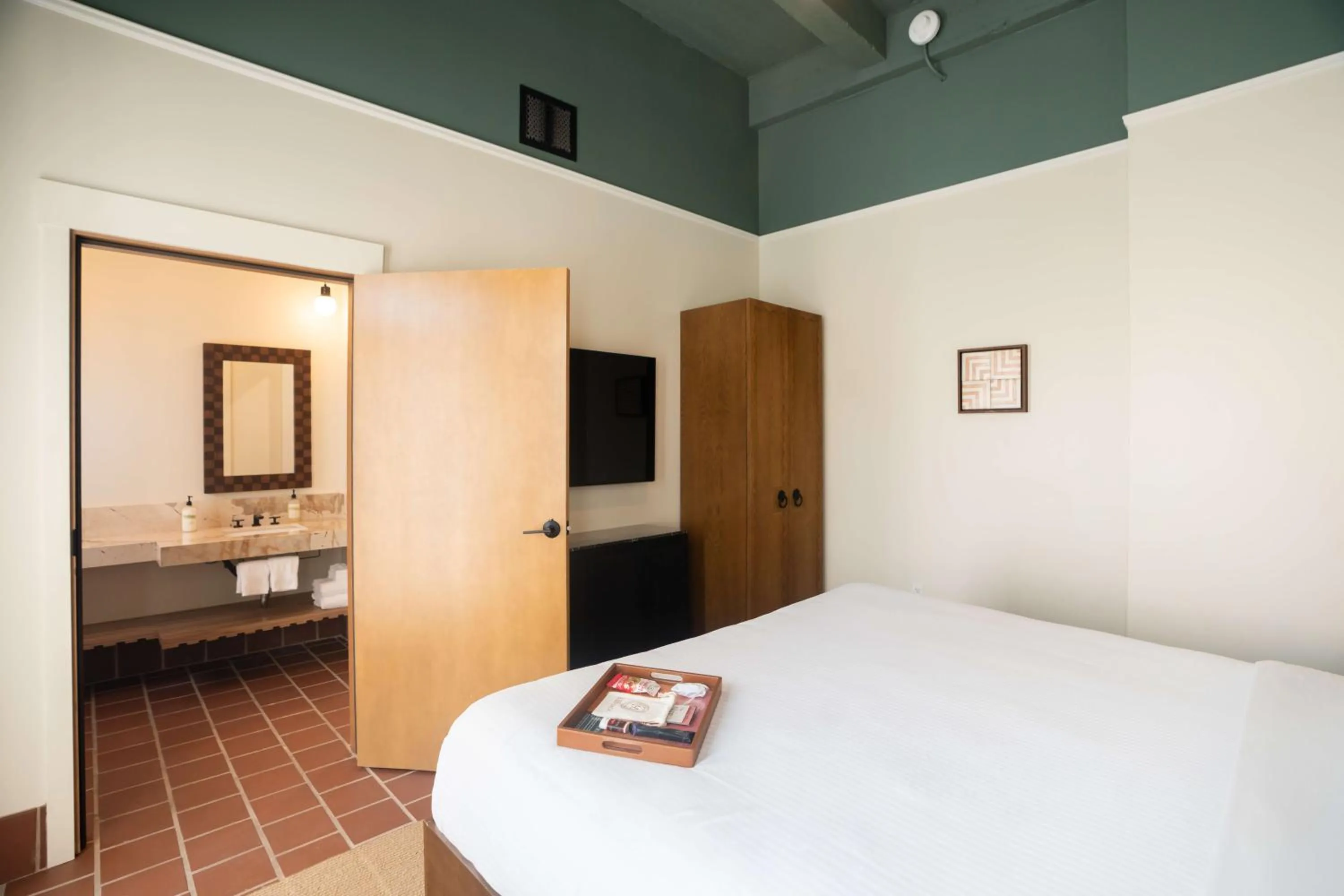 Bed in Murrieta Hot Springs Resort