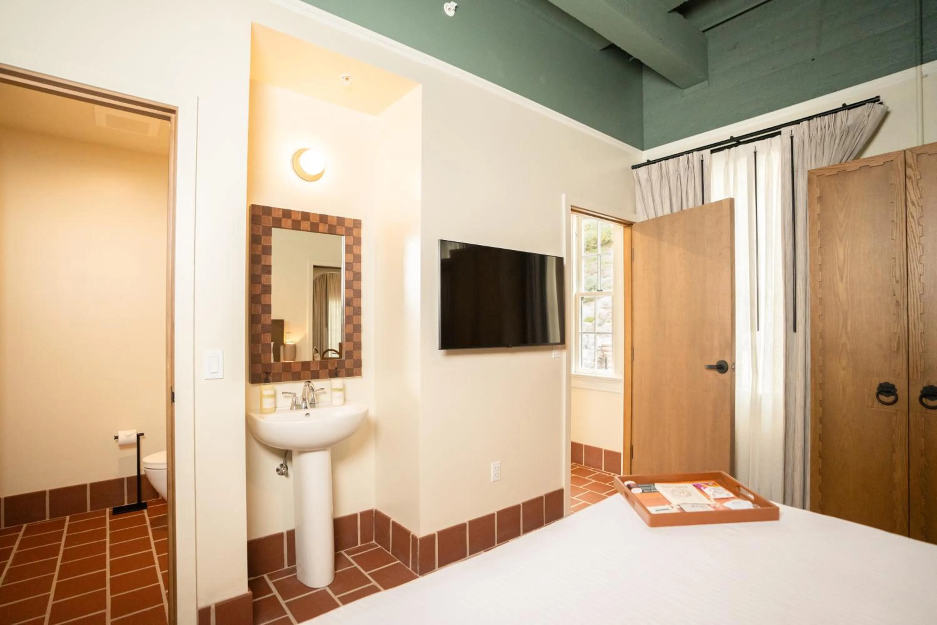 Bed in Murrieta Hot Springs Resort