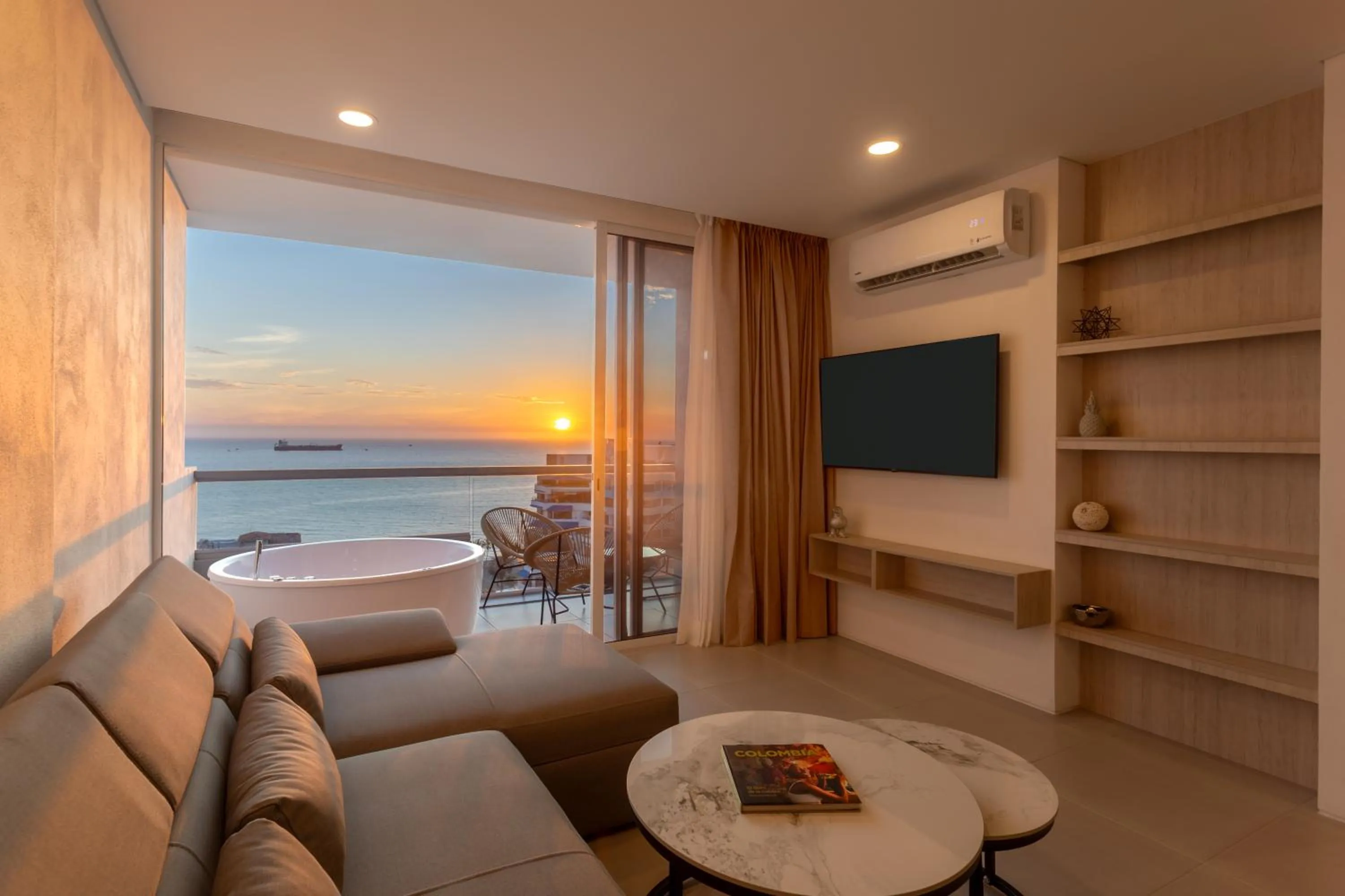 Sunset in Hotel Porto Horizonte All inclusive By OxoHotel