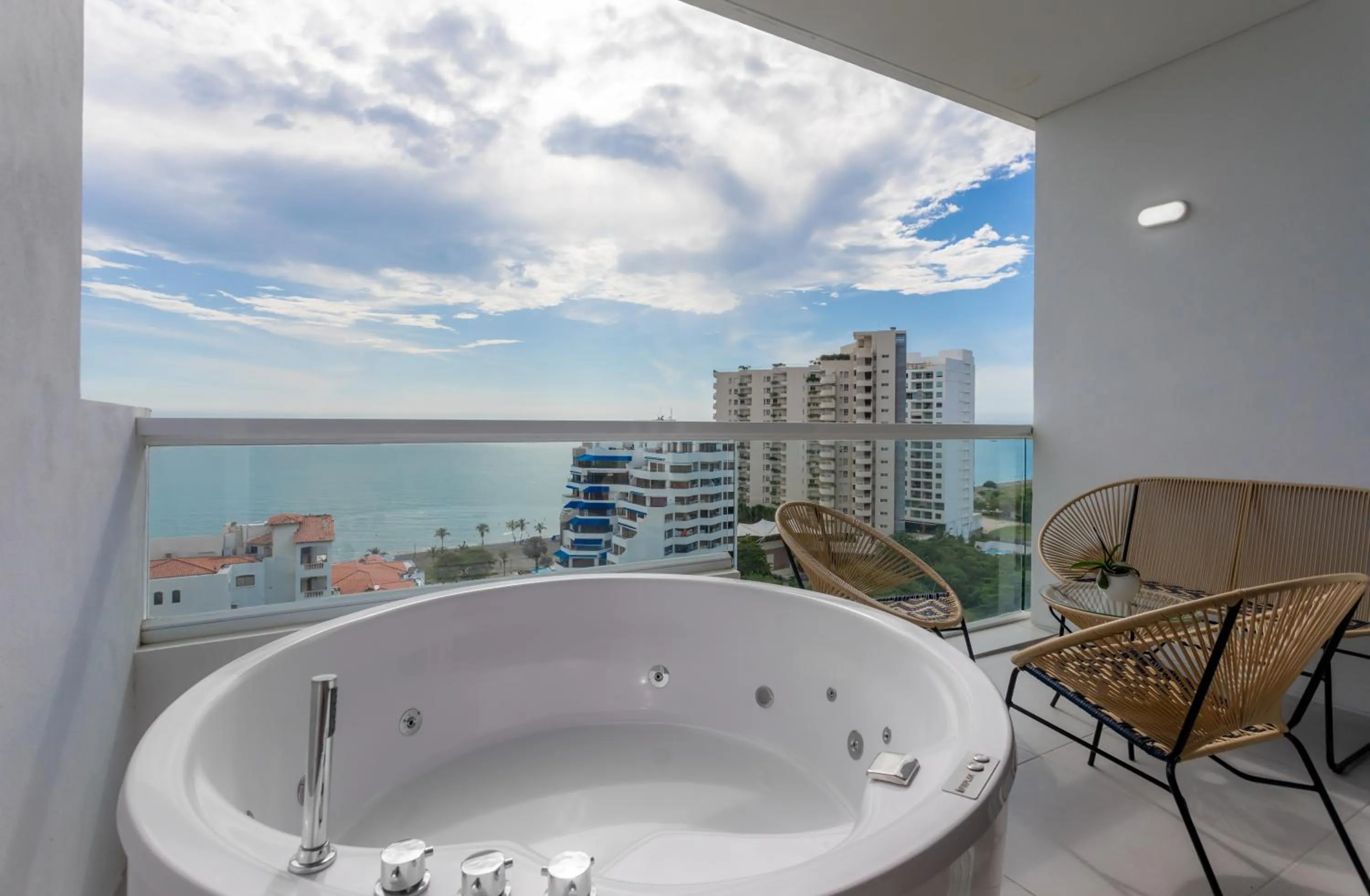 Hot Tub in Hotel Porto Horizonte All inclusive By OxoHotel