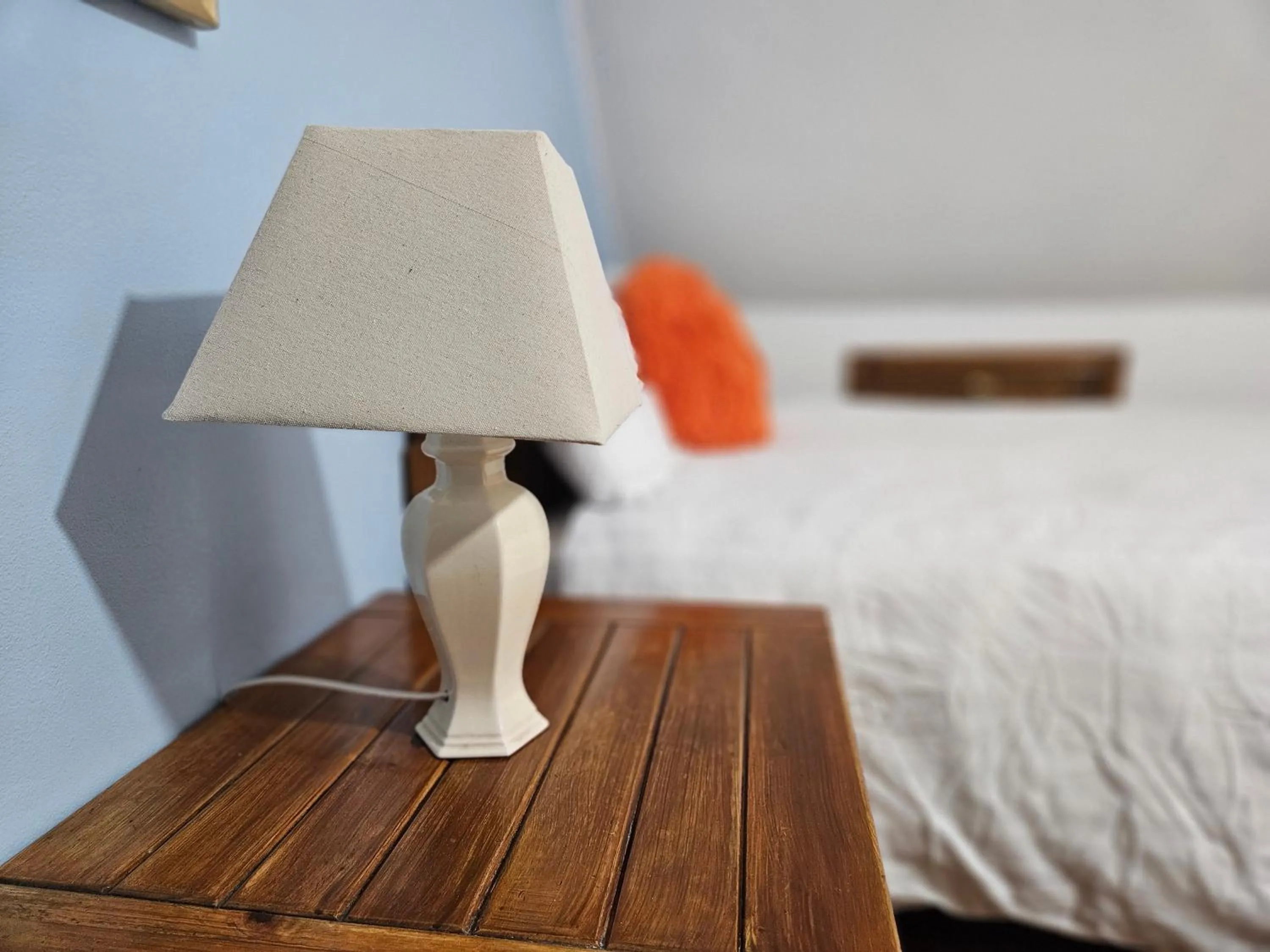 Bedroom, Bed in SnoozeDen Wellesley - Near to Slough Station