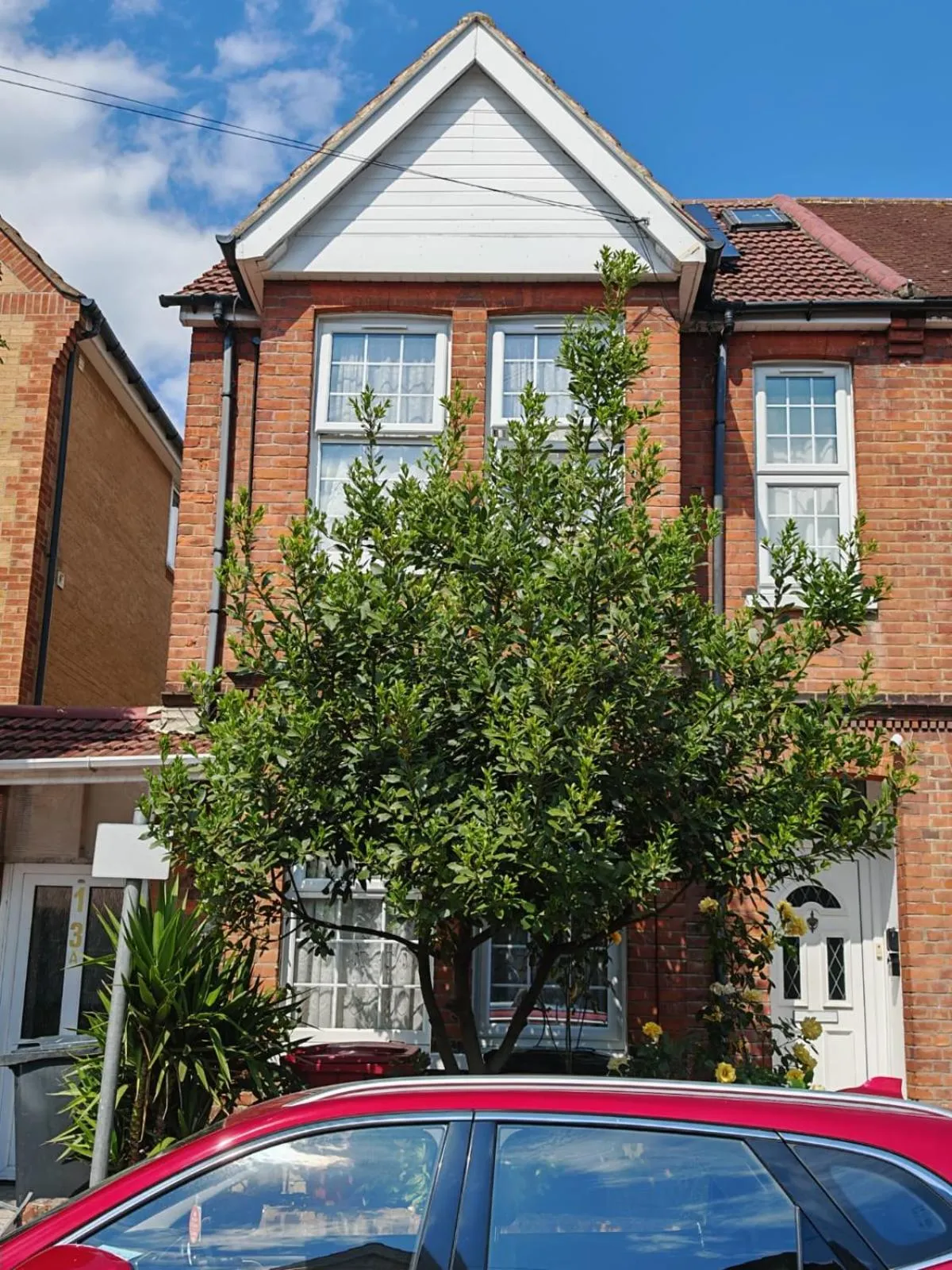 Property building in SnoozeDen Wellesley - Near to Slough Station