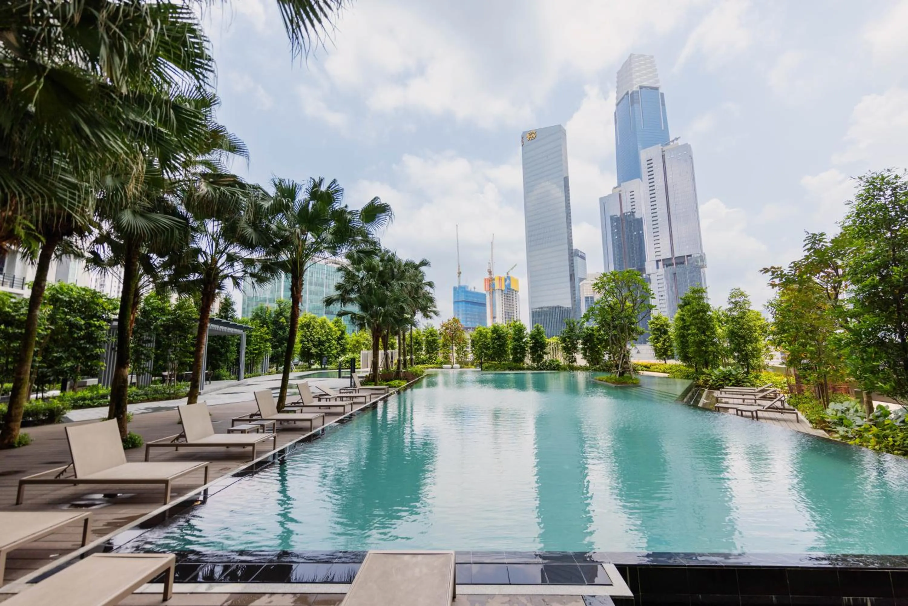 Pool view in NaiBnB in Agile Bukit Bintang - 5 mins walk to TRX