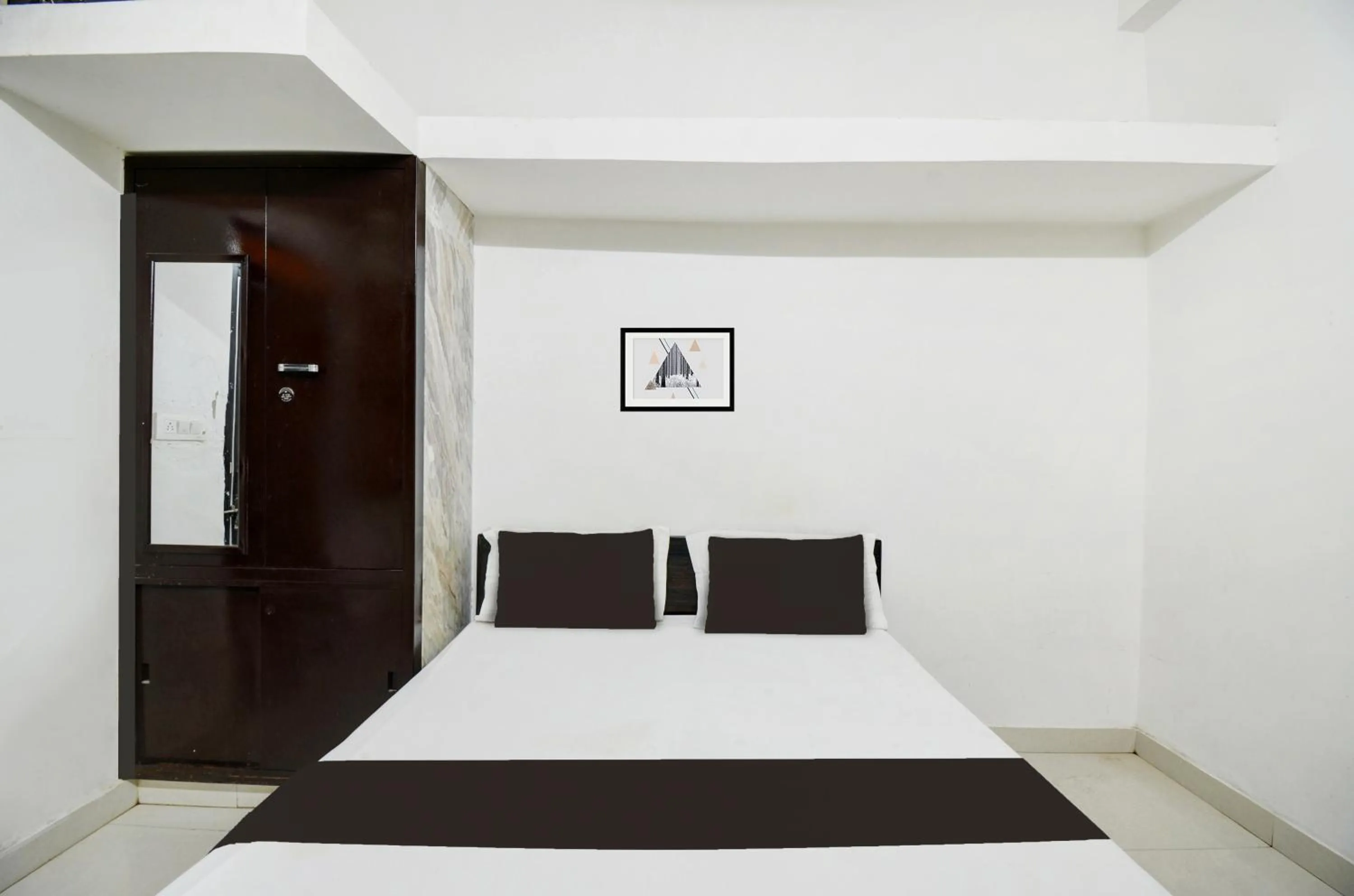 Bedroom, Bed in Hotel O The White Haveli
