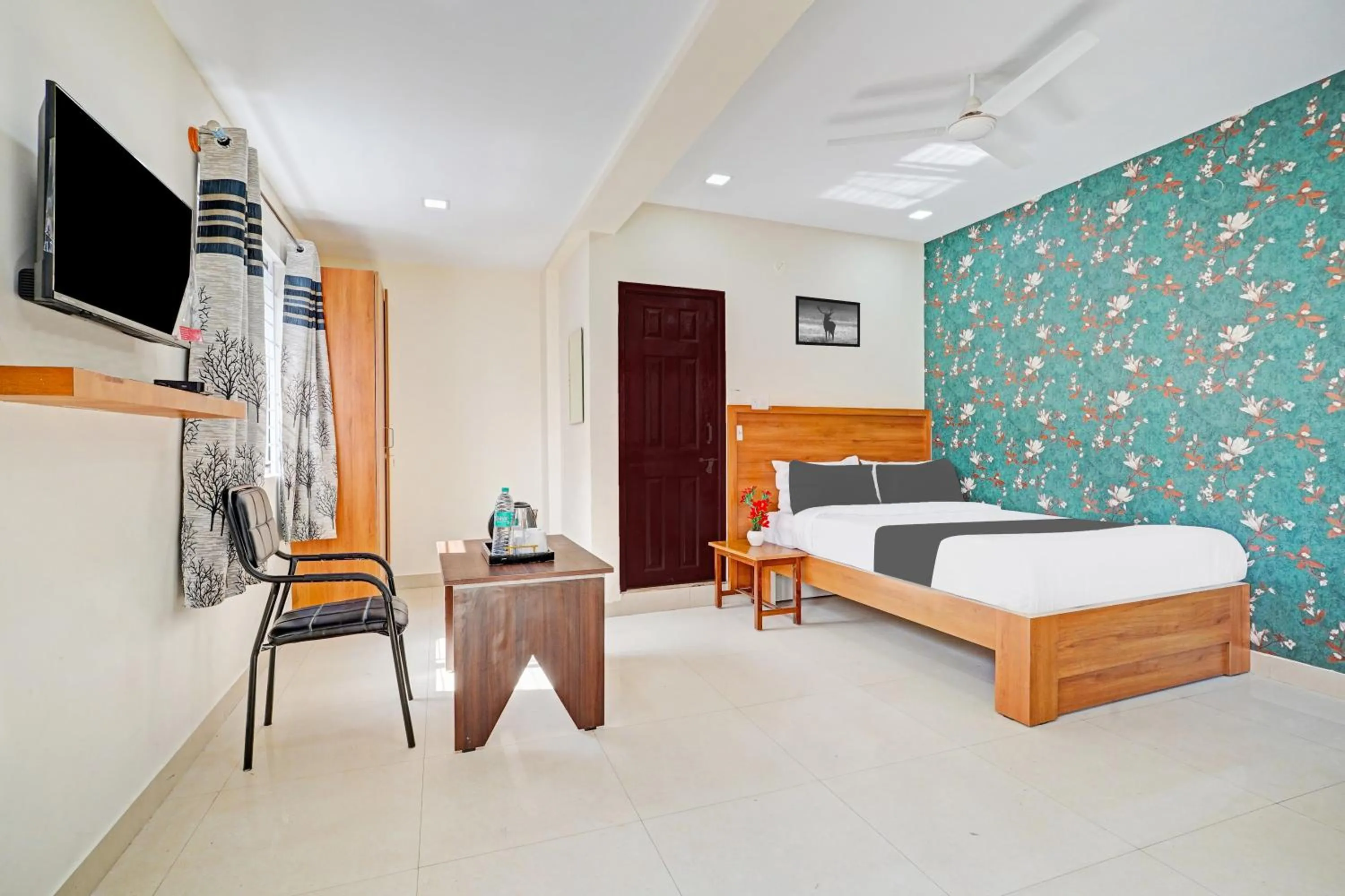 Bedroom, Bed in Hotel O Chalukya Comfort