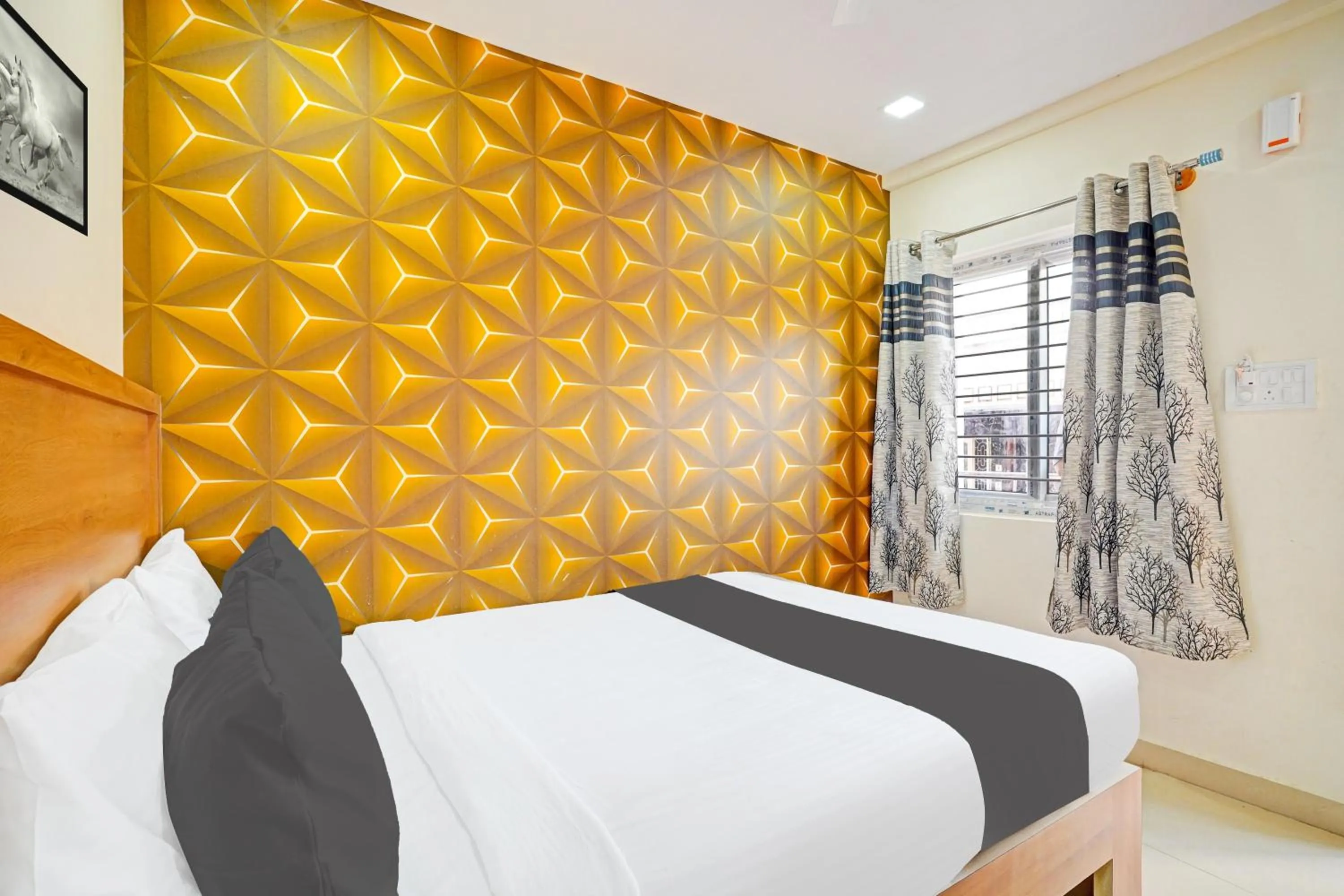 Bedroom, Bed in Hotel O Chalukya Comfort