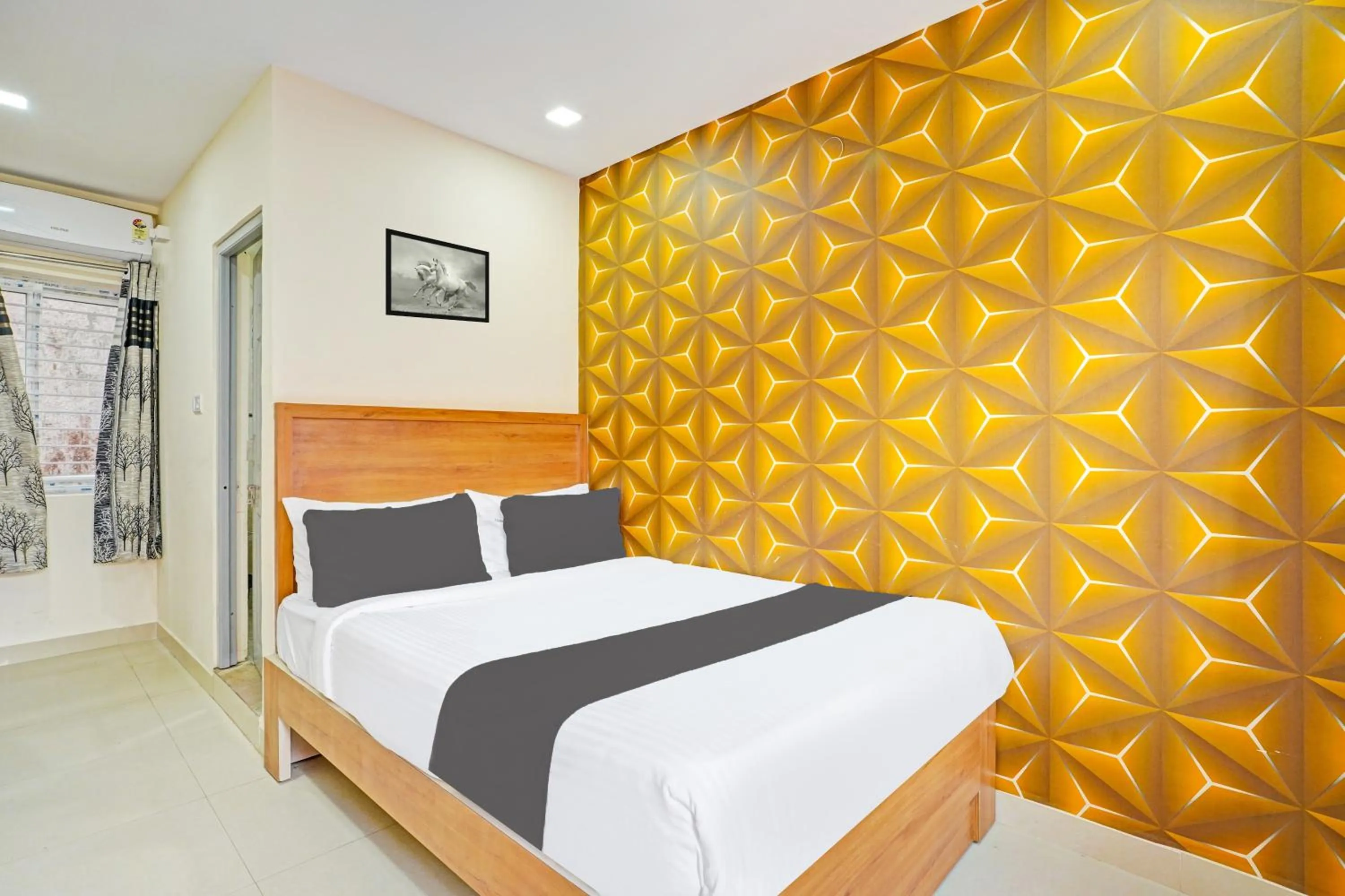 Bedroom, Bed in Hotel O Chalukya Comfort