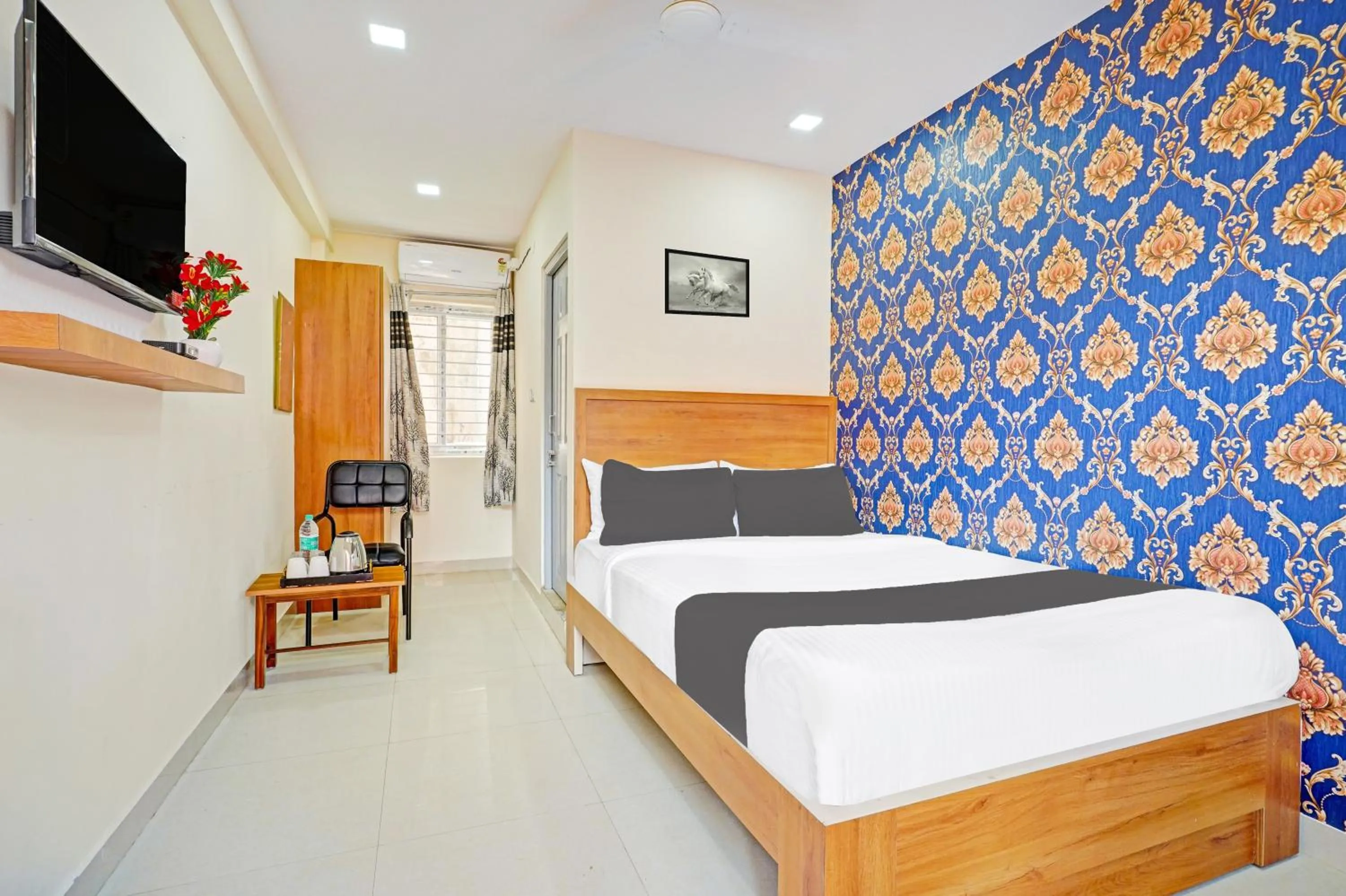 Bedroom, Bed in Hotel O Chalukya Comfort