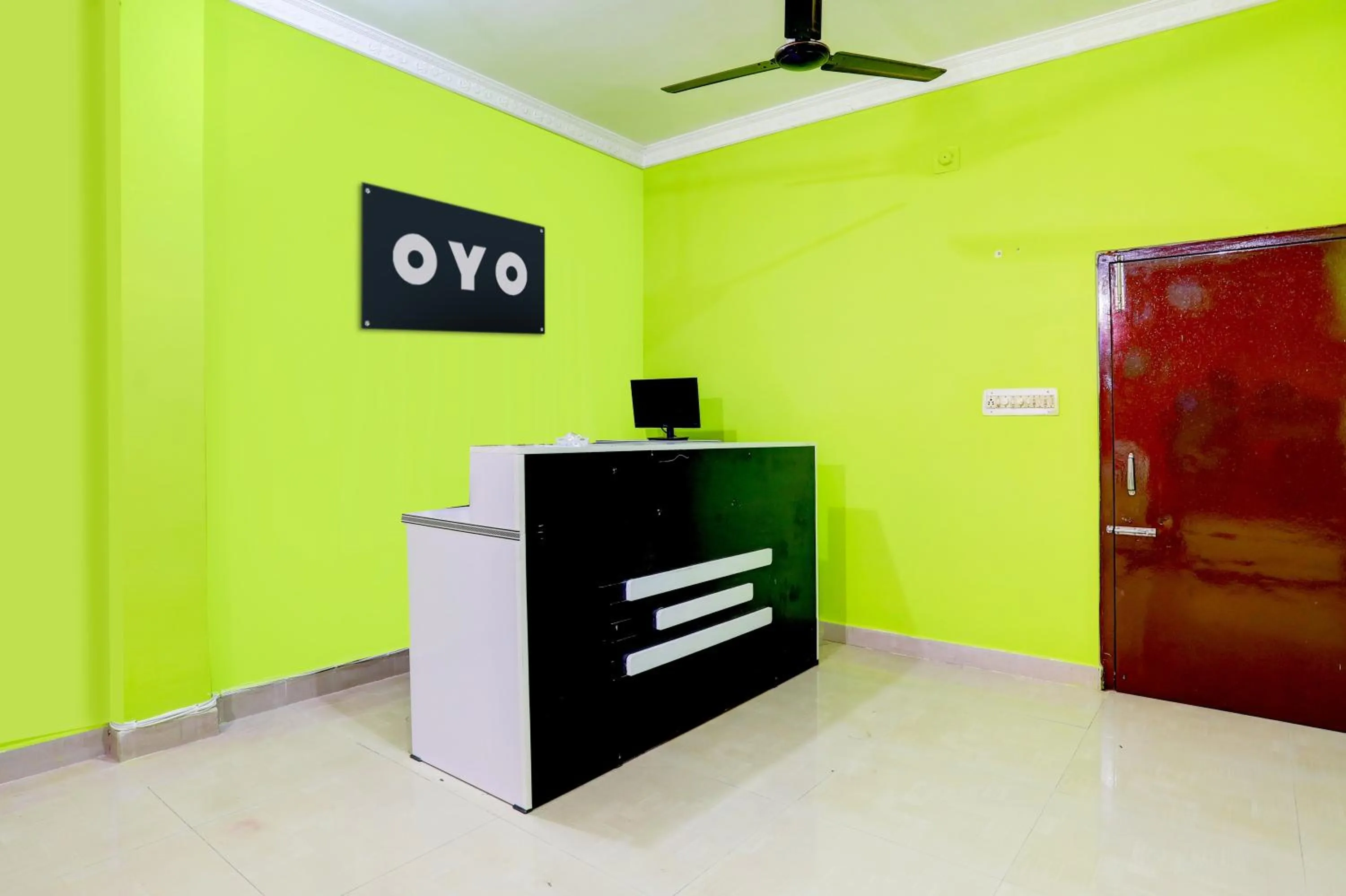 Lobby or reception in Hotel O Ayendri Premium Guest House