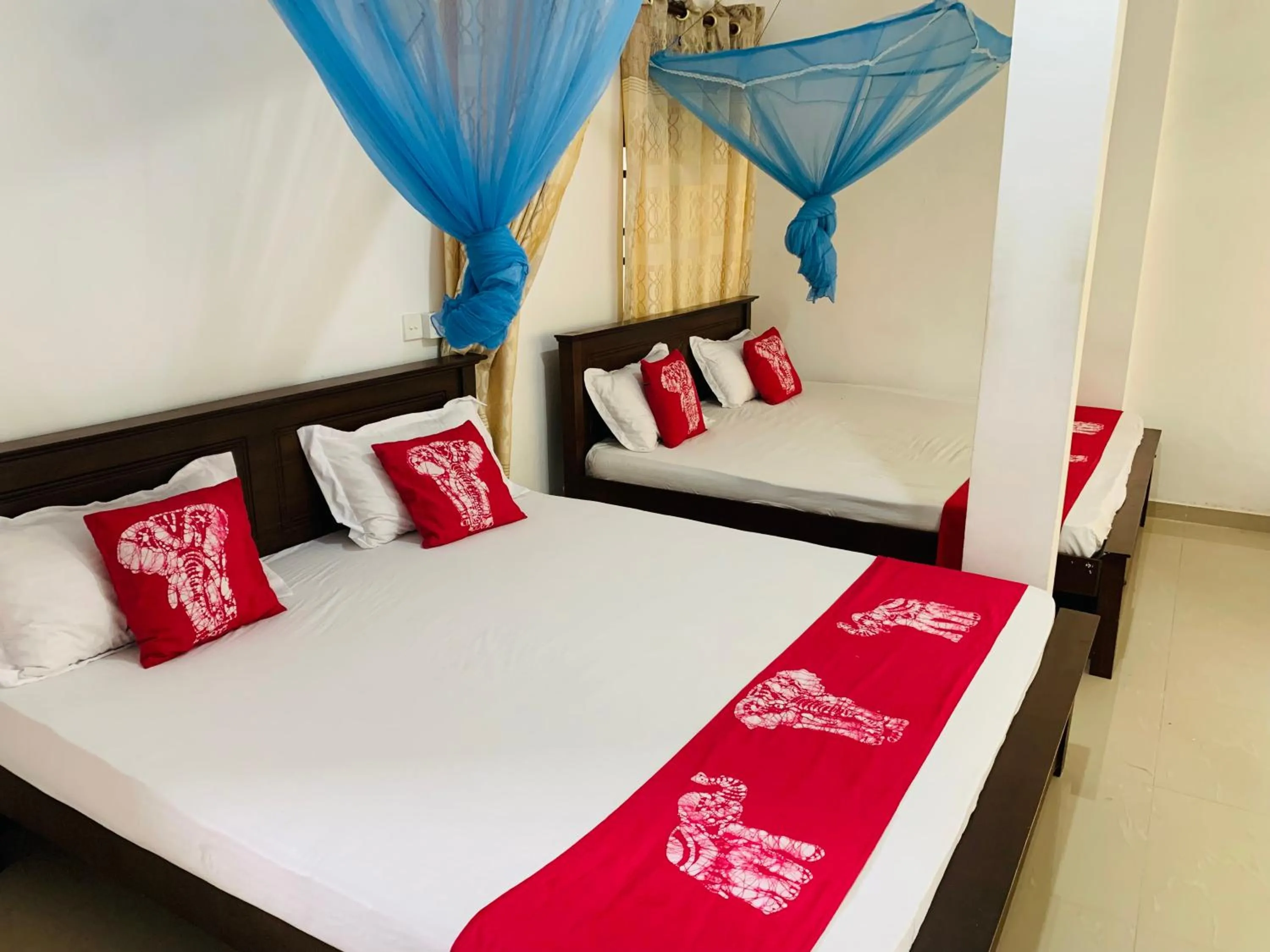 Photo of the whole room, Bed in Calidan