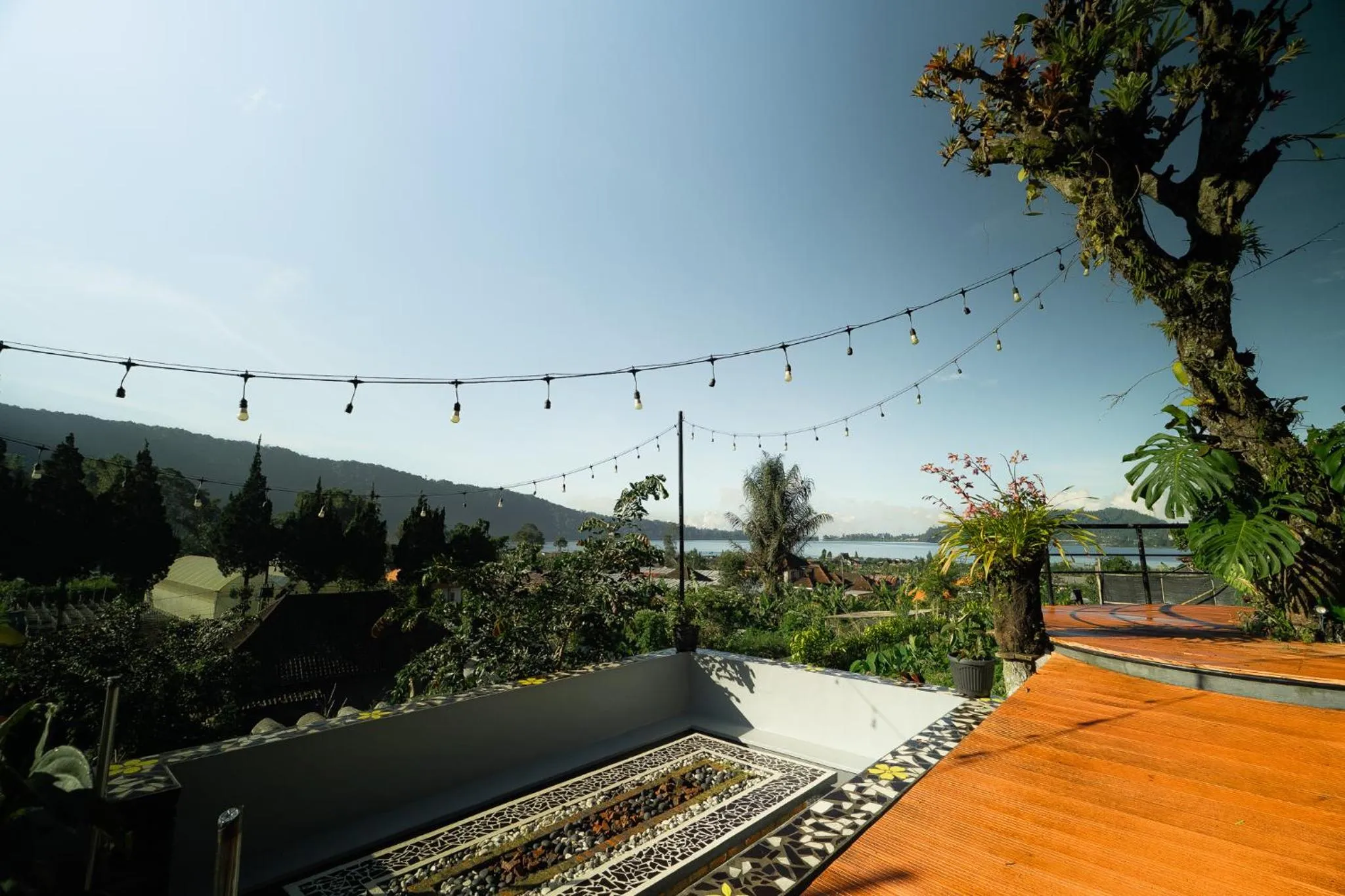 Property building in Pondanu Living