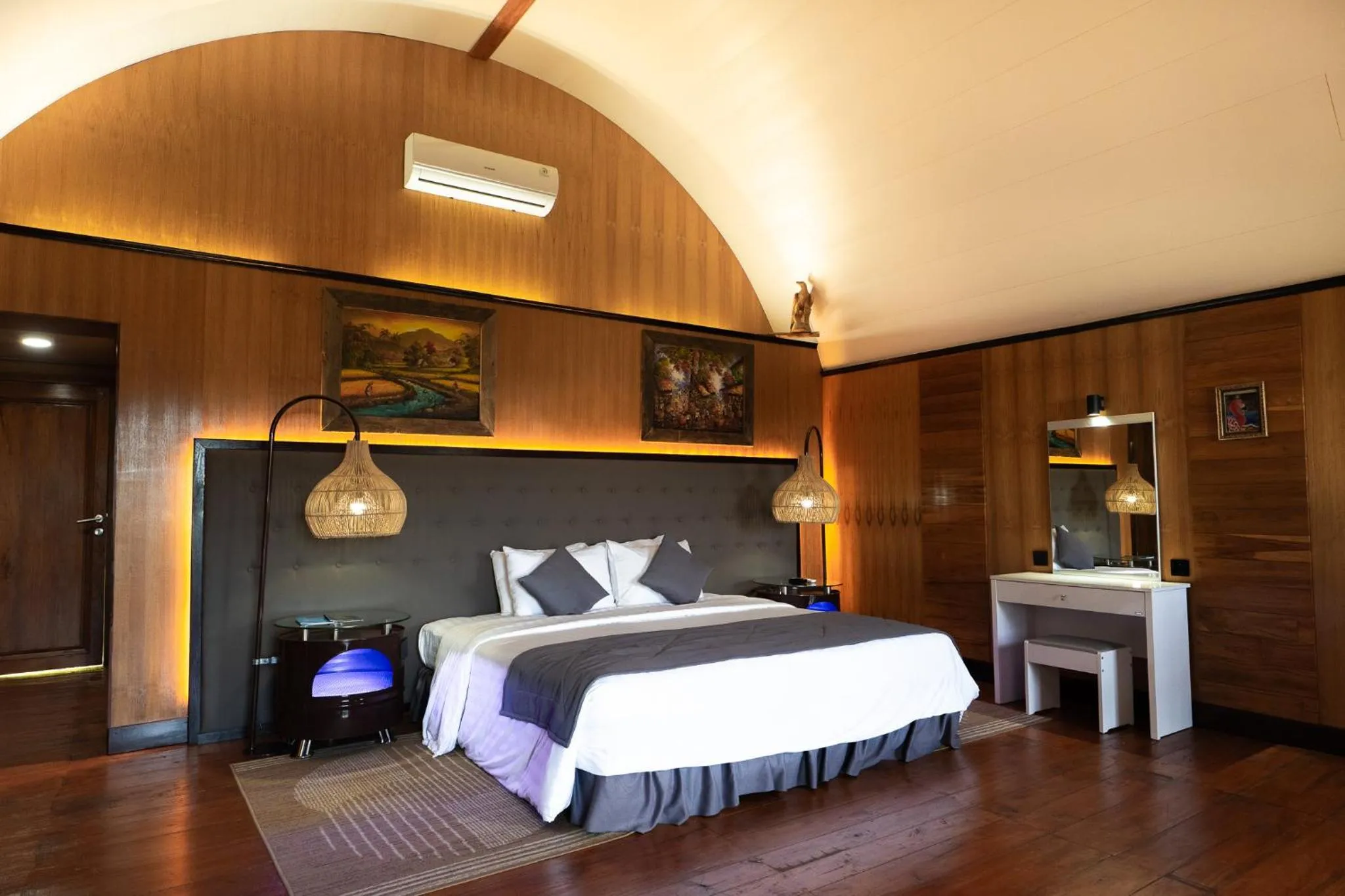 Bed in Pondanu Living