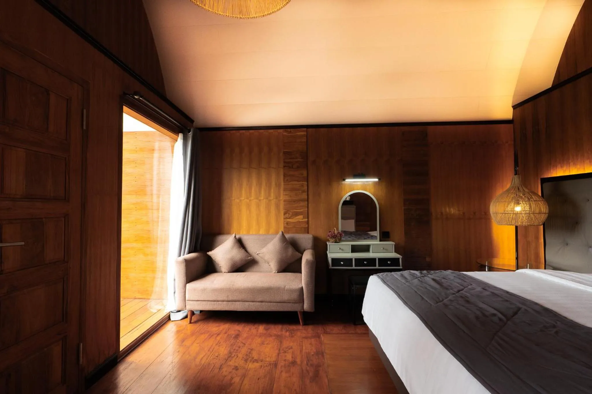 Bed in Pondanu Living