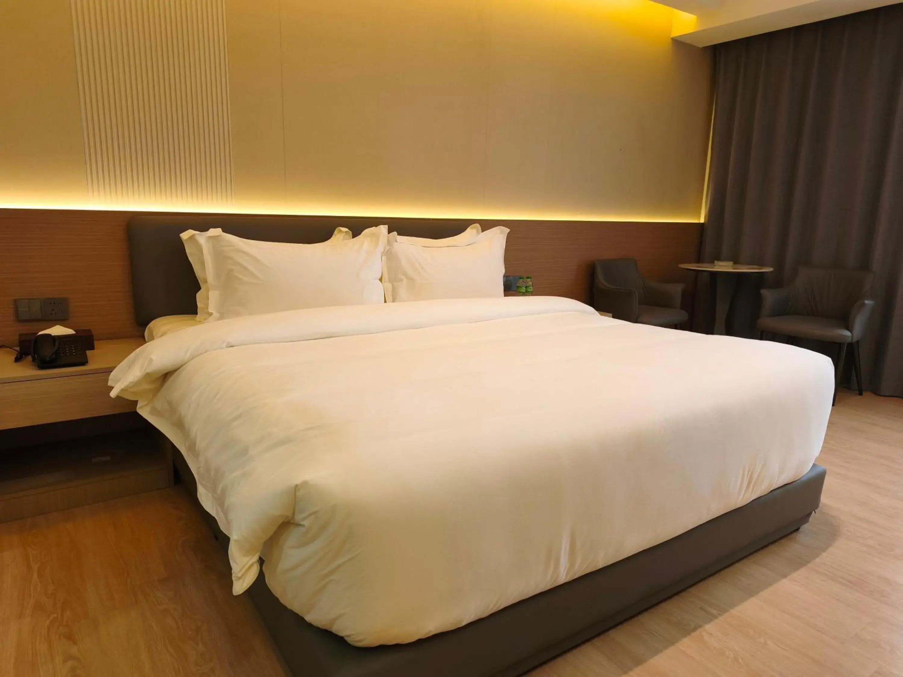 Junior Suite with Balcony in Lido De Paris Hotel Junior Suite with Balcony in Lido De Paris Hotel