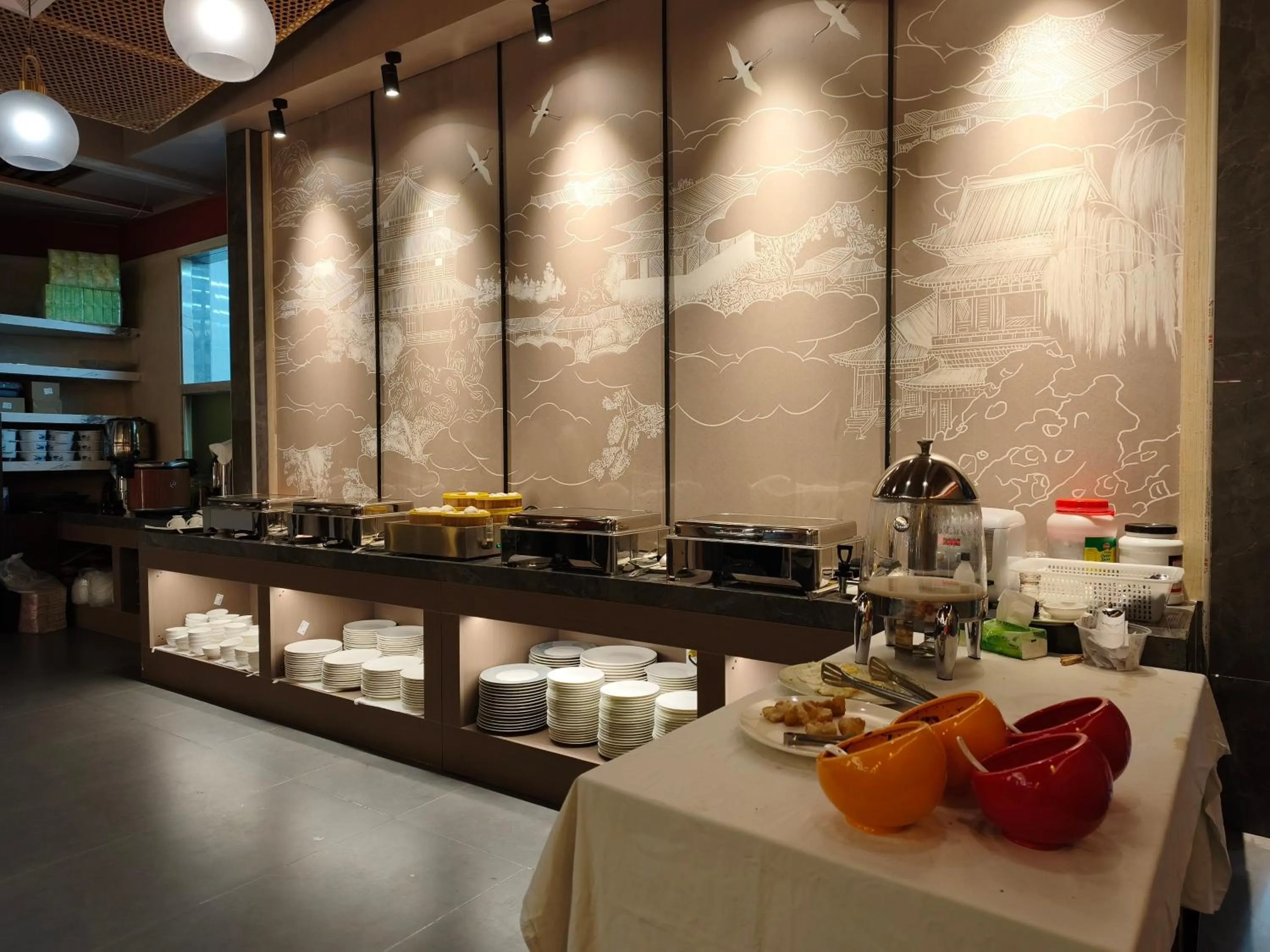 Restaurant/places to eat in Lido De Paris Hotel