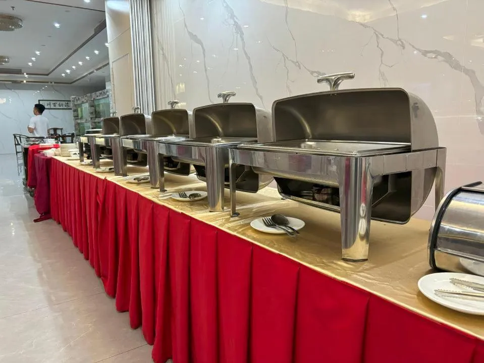 Restaurant/places to eat in Lido De Paris Hotel