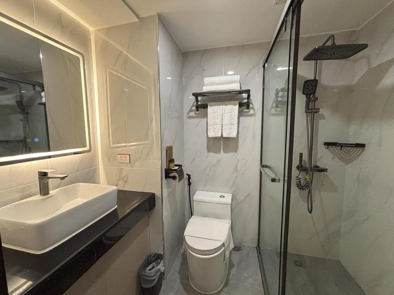 Bathroom in Lido De Paris Hotel