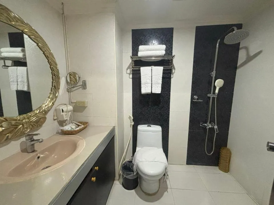 Bathroom in Lido De Paris Hotel