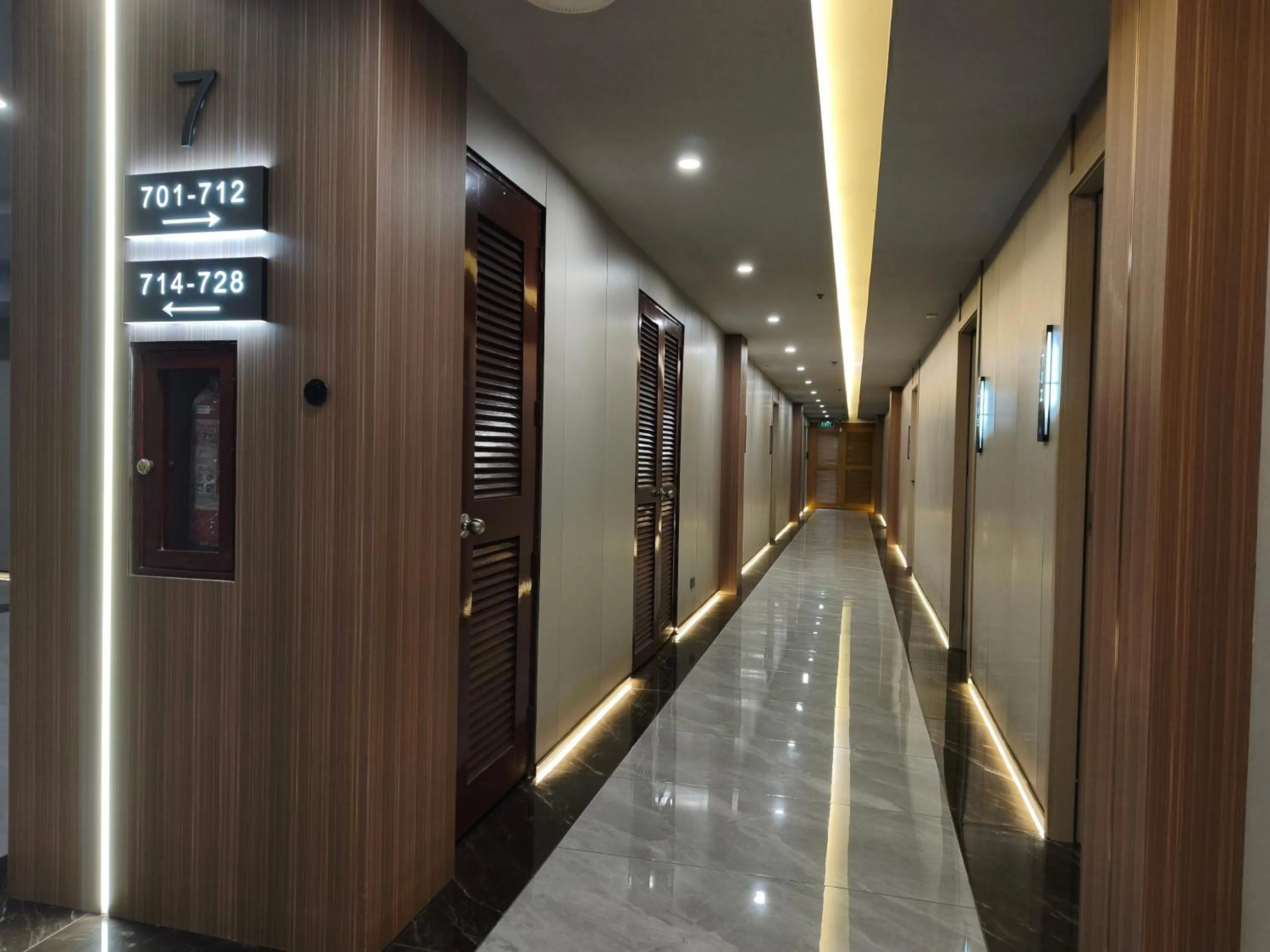 Restaurant/places to eat in Lido De Paris Hotel