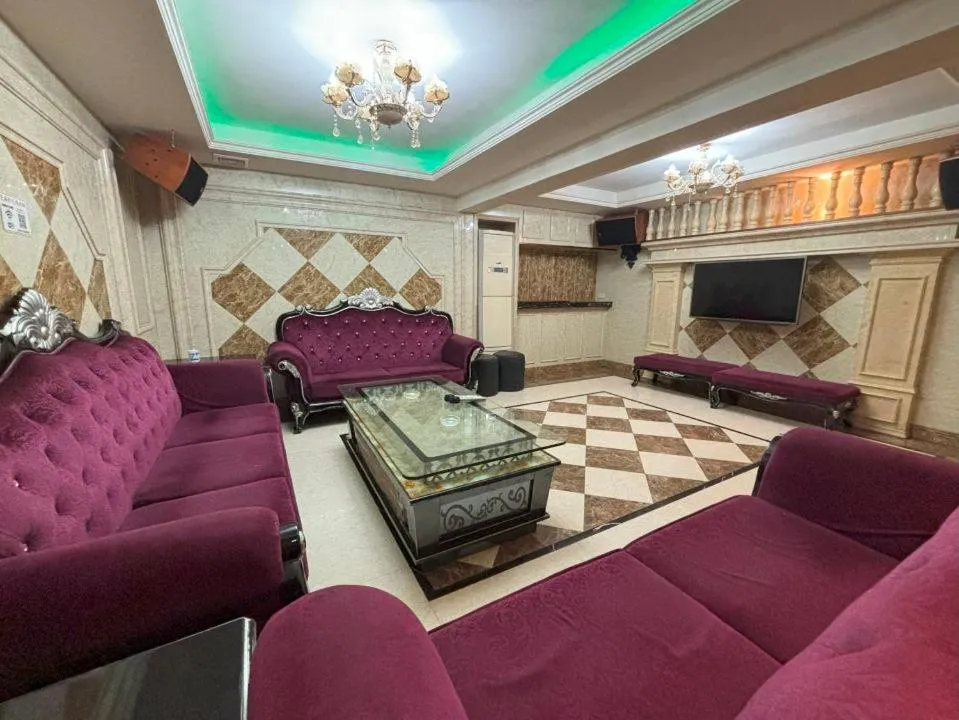 Lounge or bar in Lido De Paris Hotel