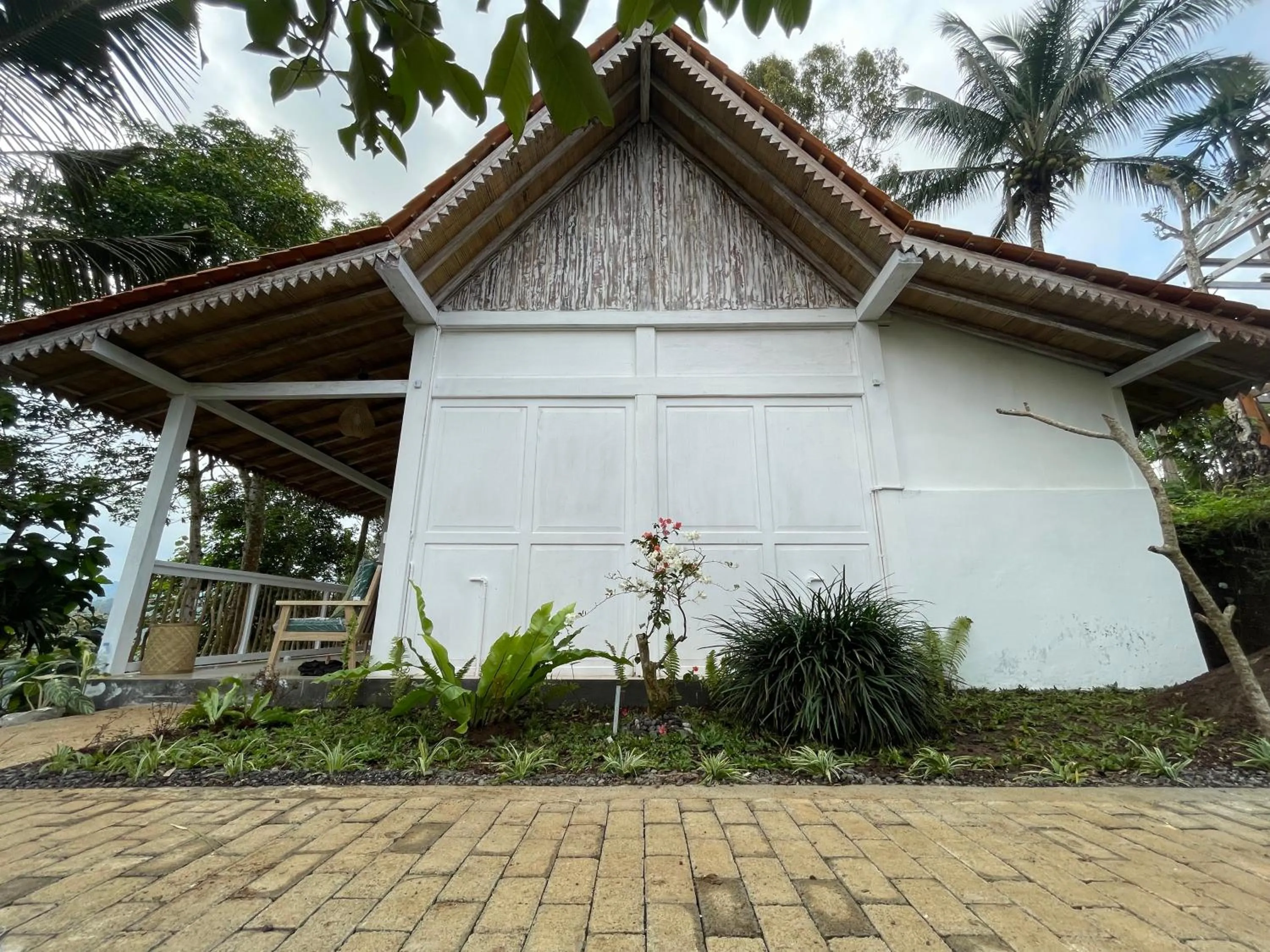Property building in Purwa Ijen