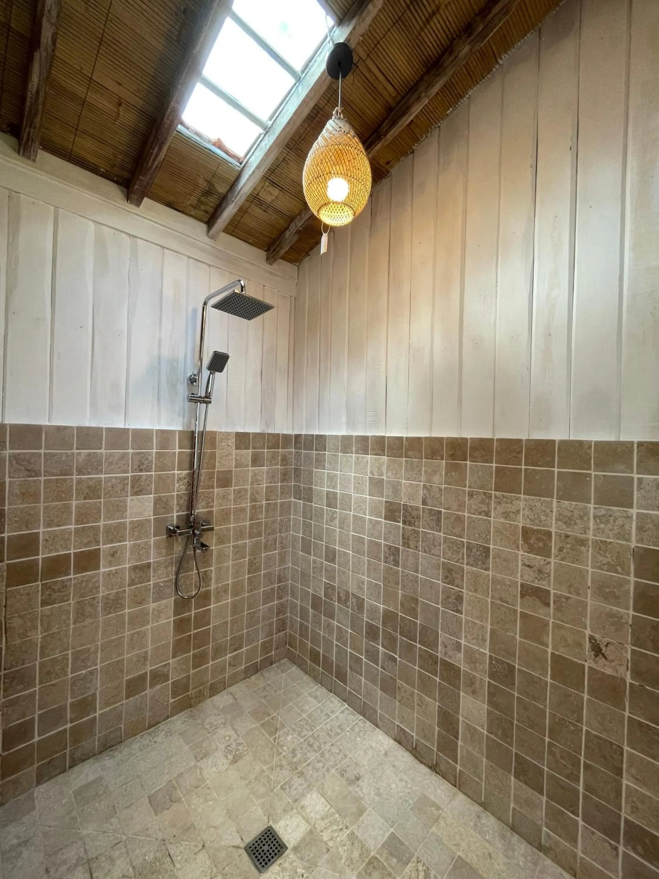 Shower in Purwa Ijen