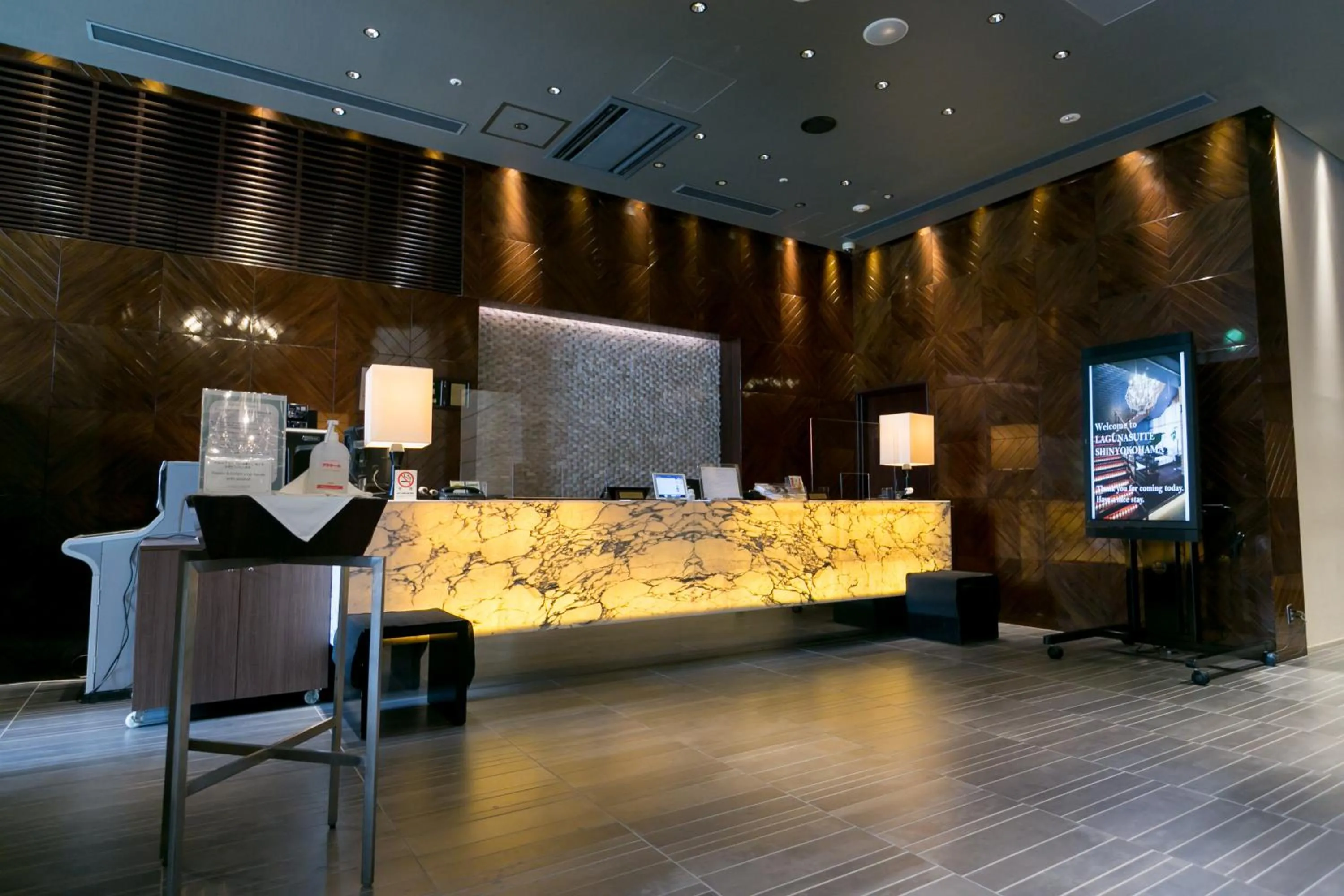 Lagunasuite Shinyokohama