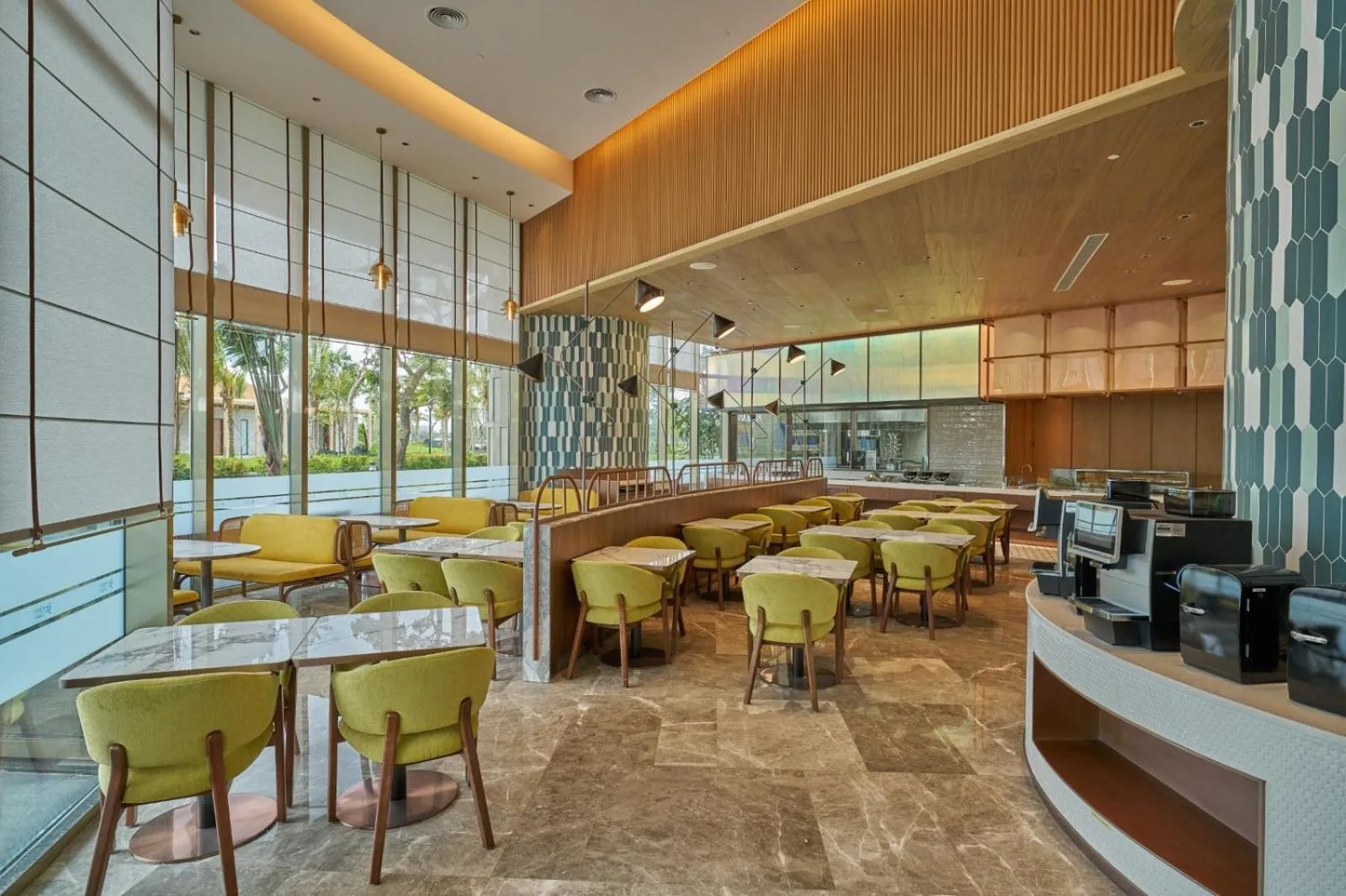 Restaurant/places to eat in Birkin International Hotel