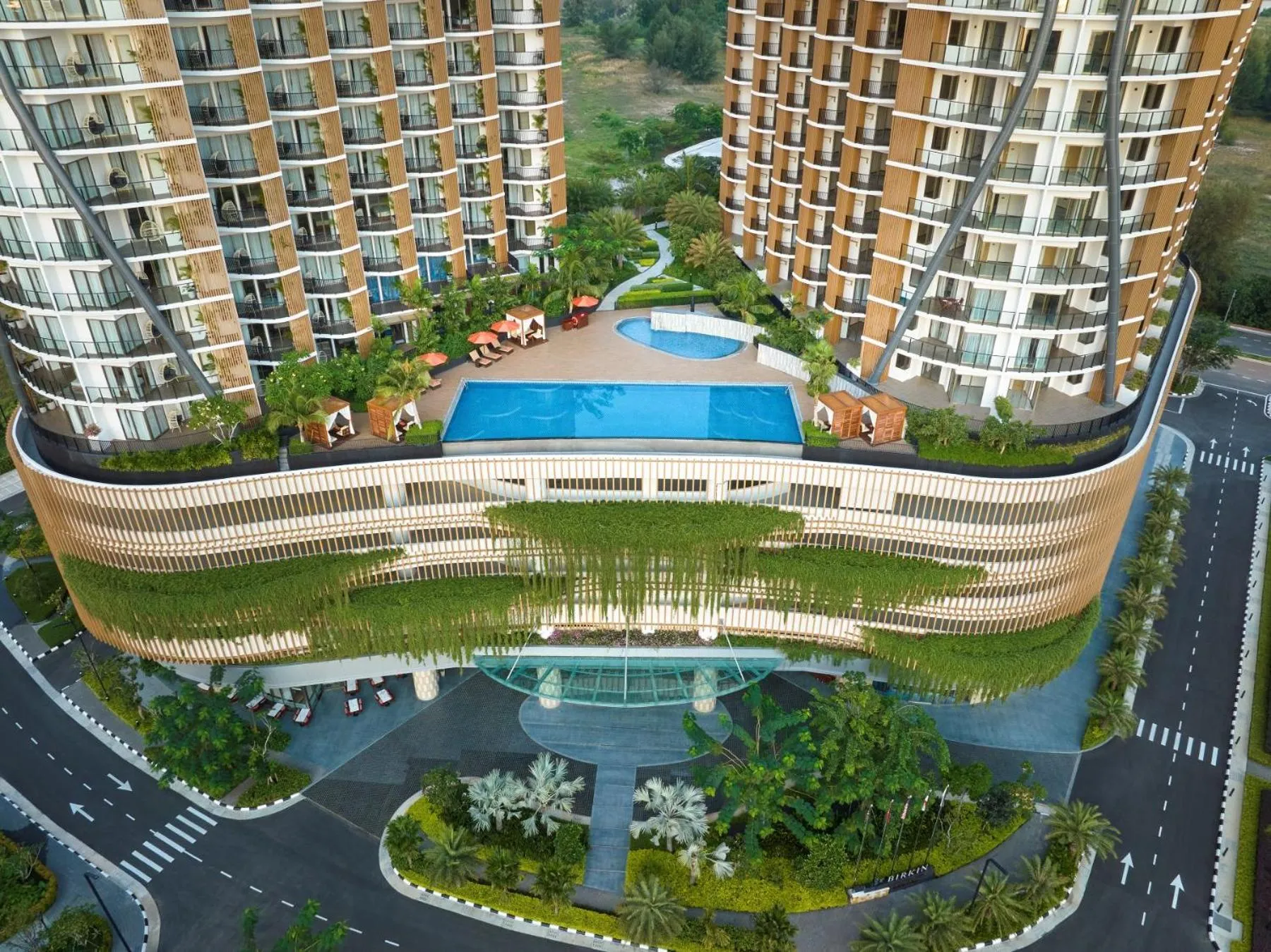 Swimming pool in Birkin International Hotel