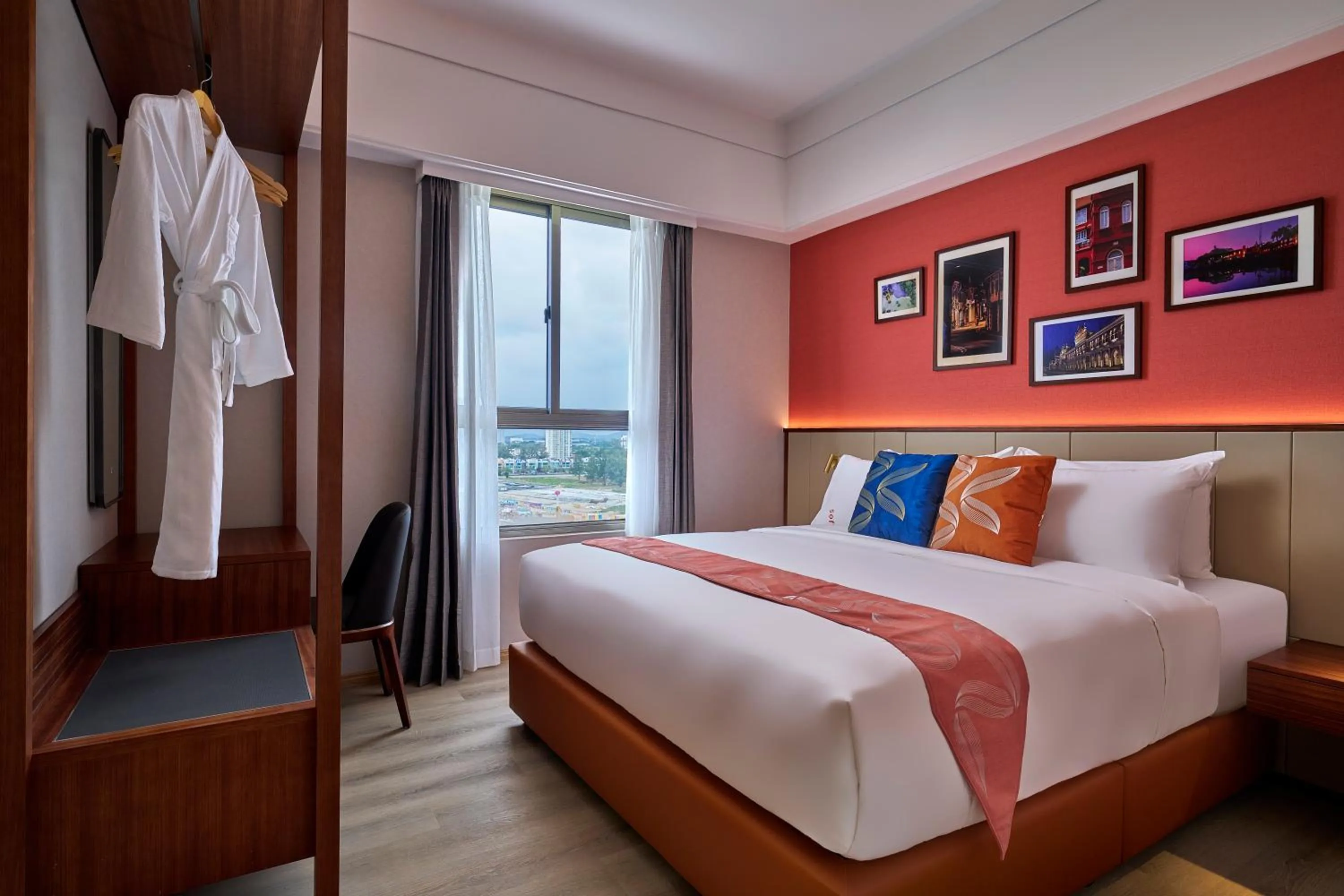 Bedroom, Bed in Birkin International Hotel