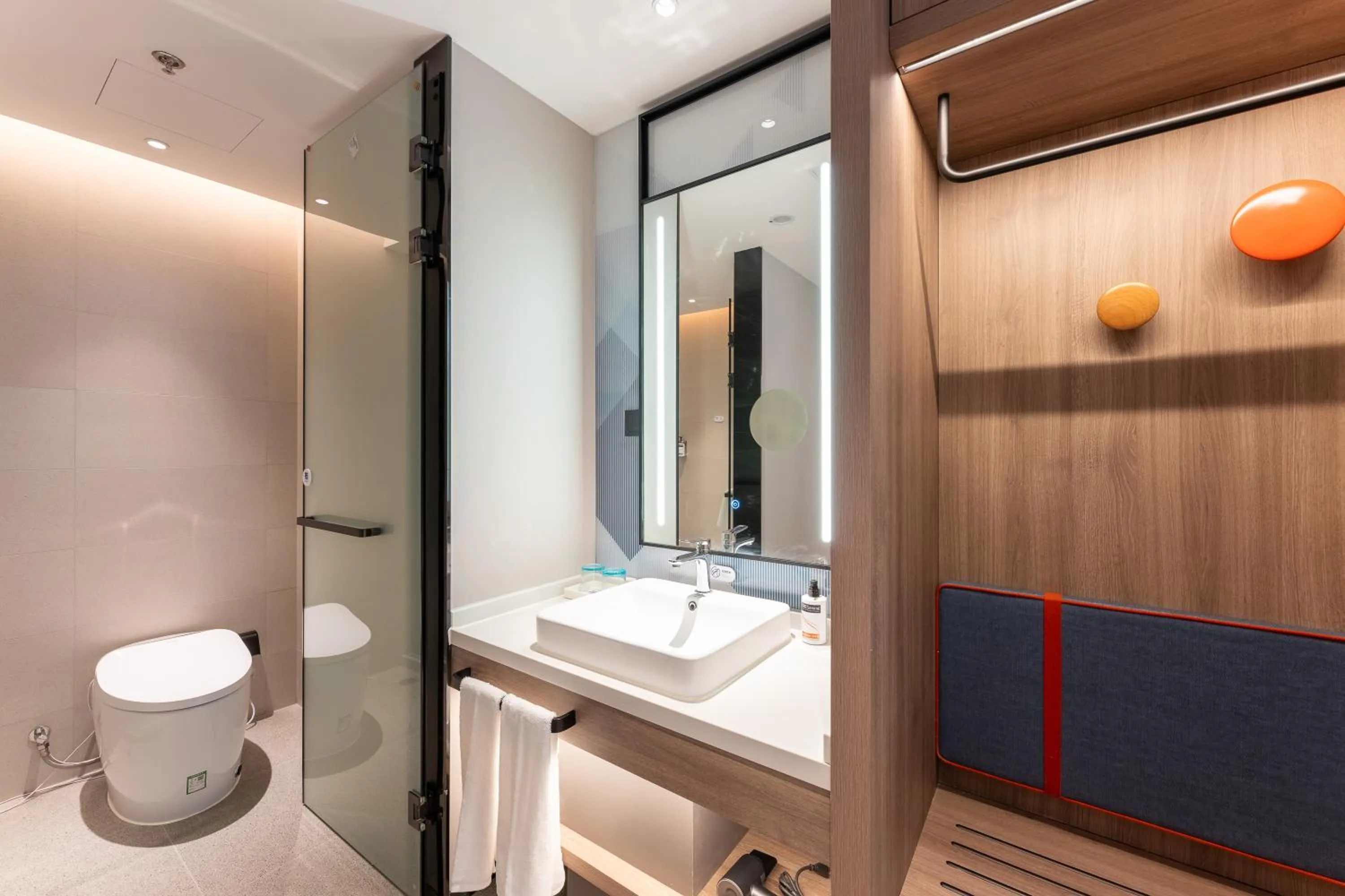 Bathroom in Holiday Inn Express Shanghai Jing'an Temple by IHG