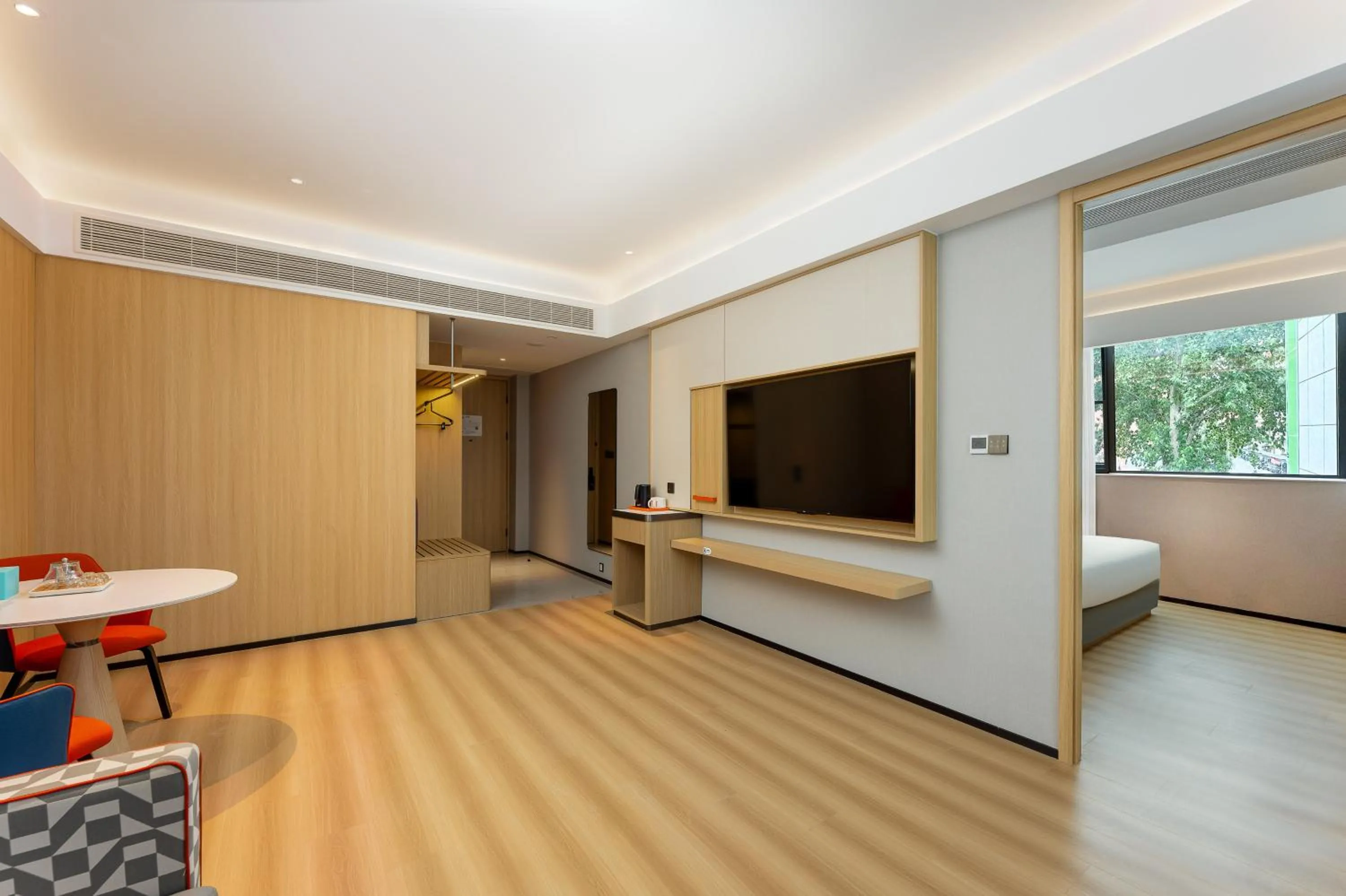 Photo of the whole room in Holiday Inn Express Nanjing Xi'anmen by IHG