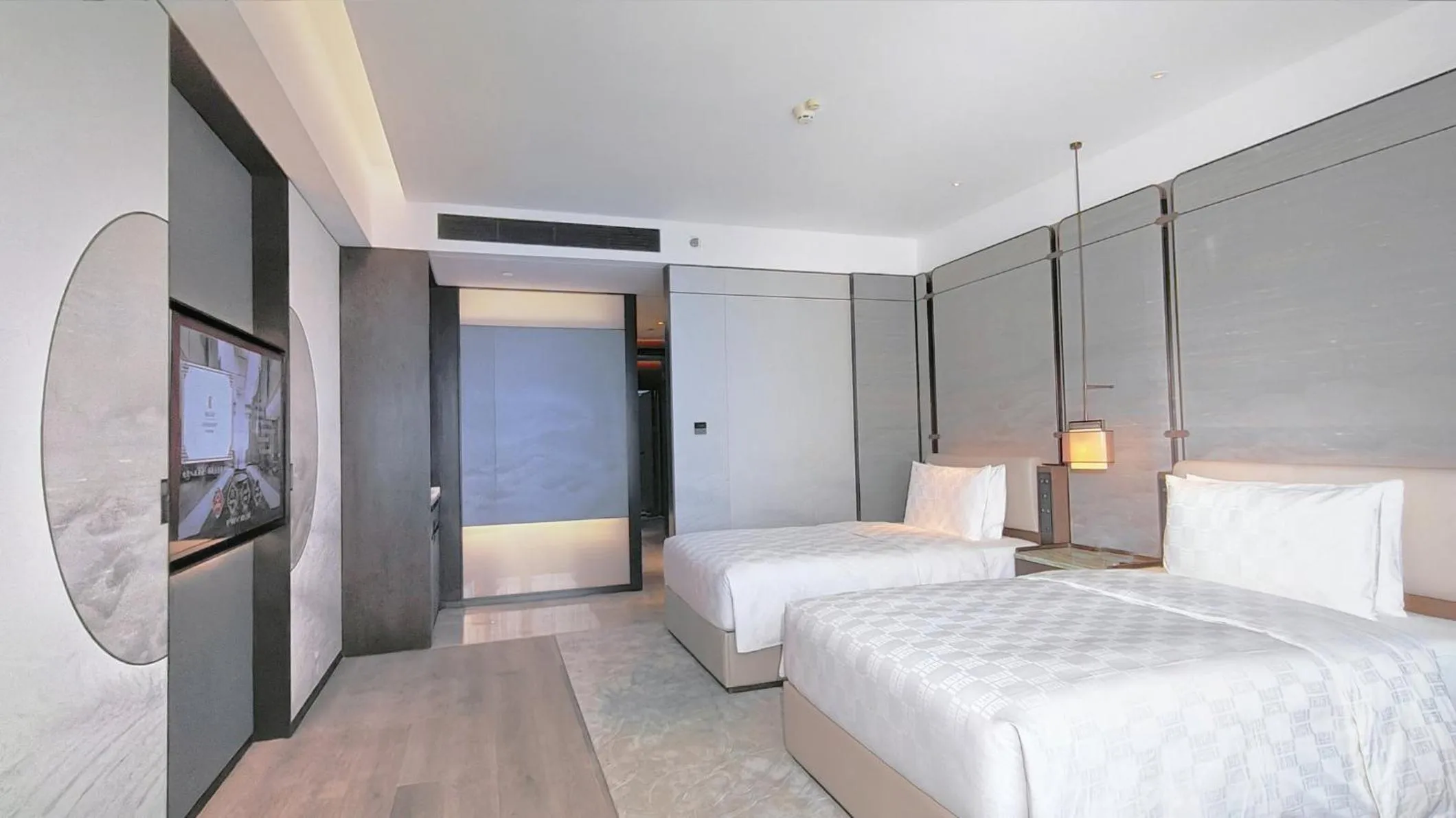 Photo of the whole room, Bed in HUALUXE Hotels and Resorts Haining