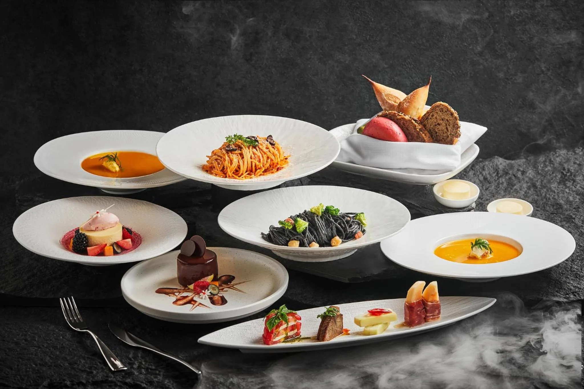 Restaurant/places to eat in Hotel Indigo Suzhou Jinji Lake by IHG