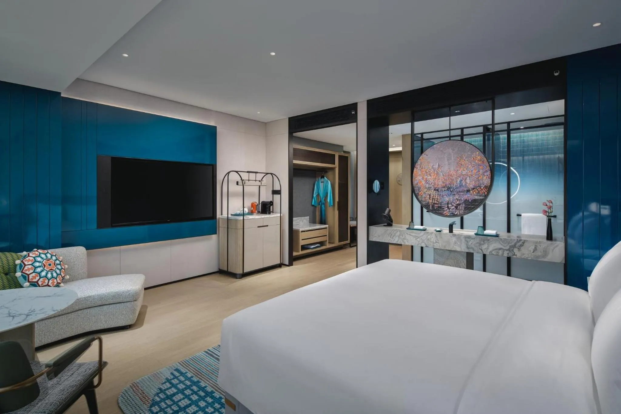 Photo of the whole room, Bed in Hotel Indigo Suzhou Jinji Lake by IHG