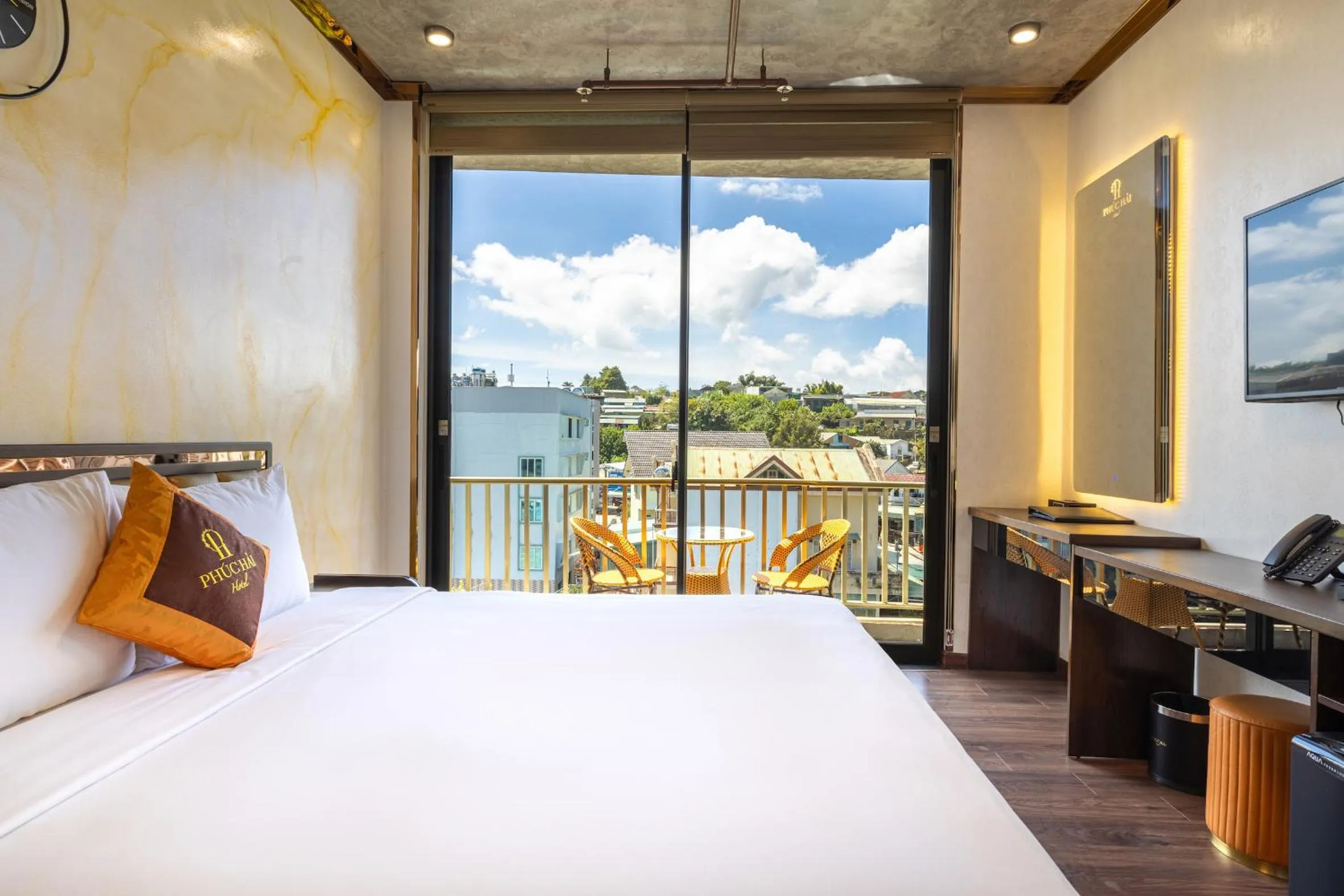 Bed in Phuc Hai Hotel Da Lat