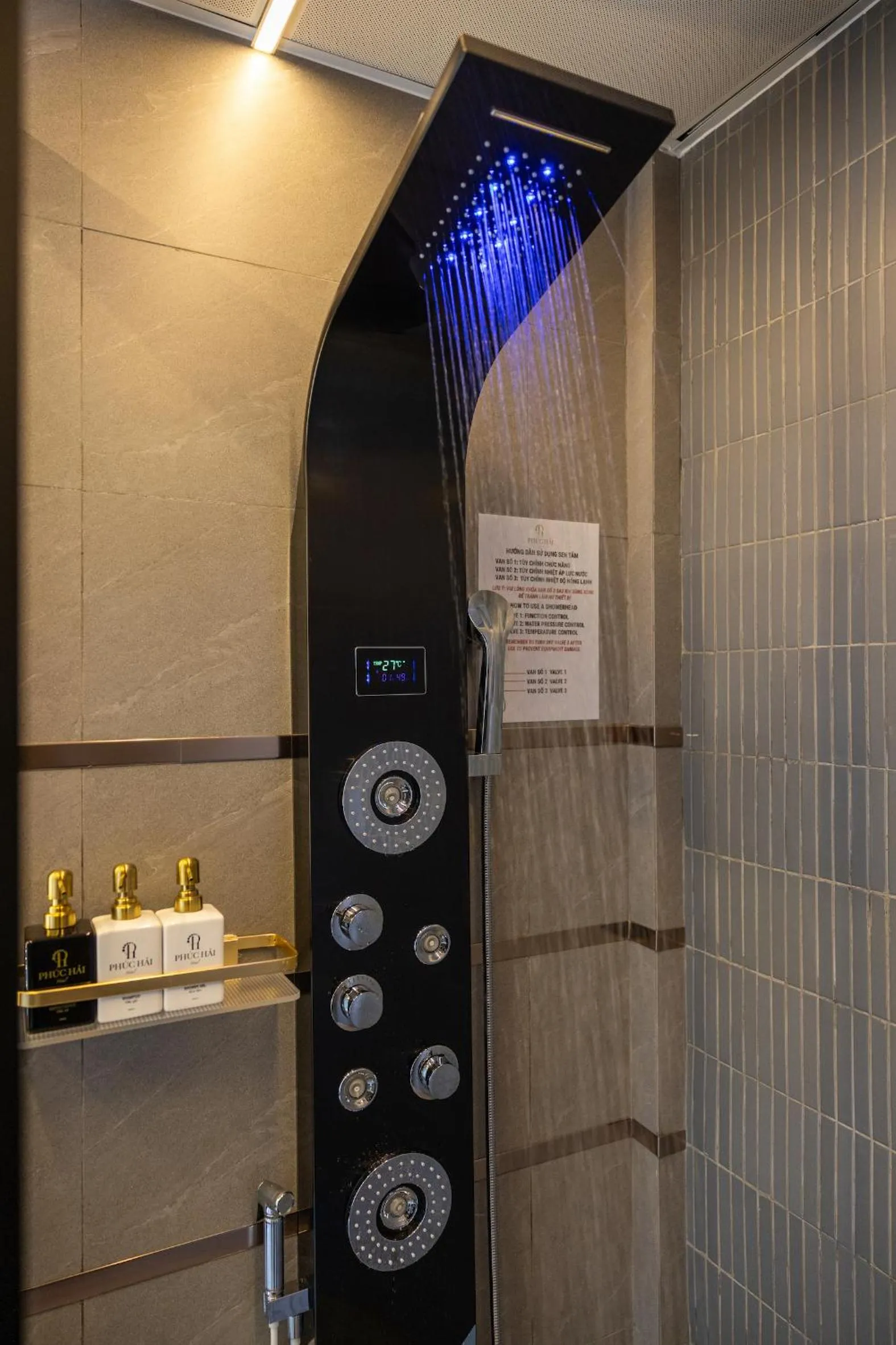 Bathroom in Phuc Hai Hotel Da Lat